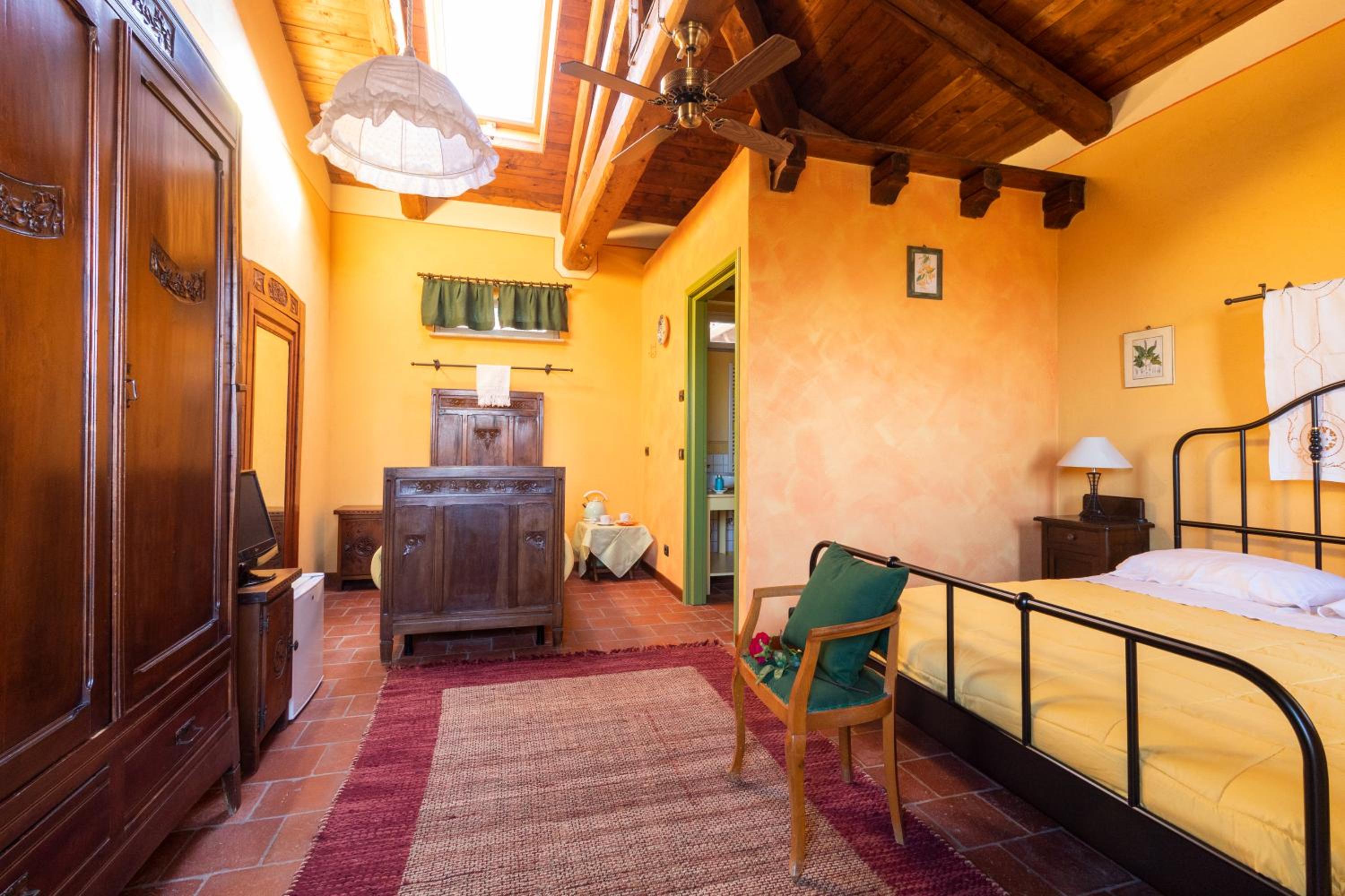 Triple Room with Private Bathroom photo 1