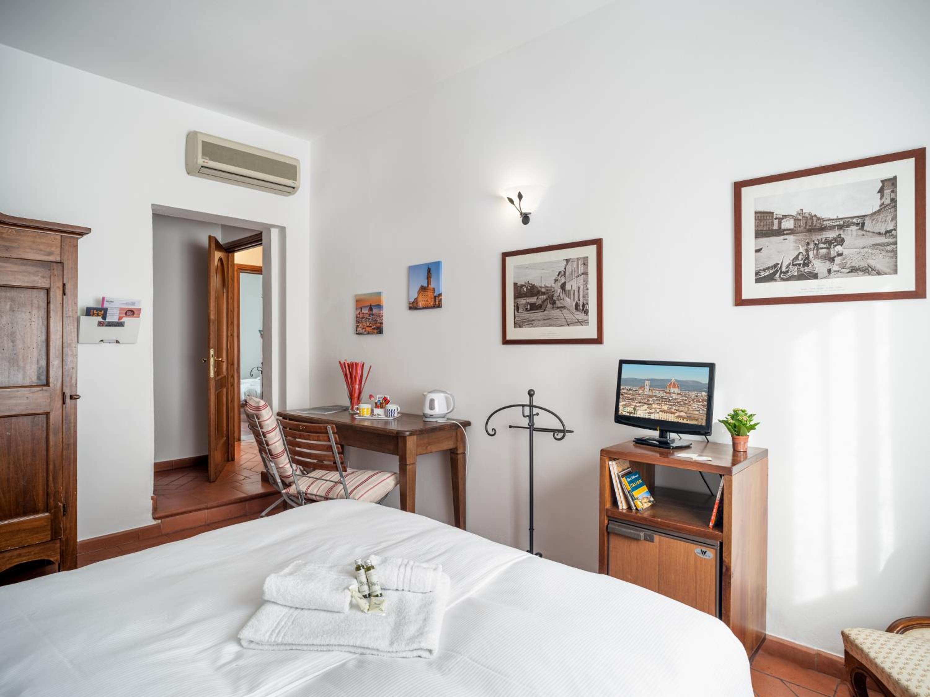Large Double Or Twin Room