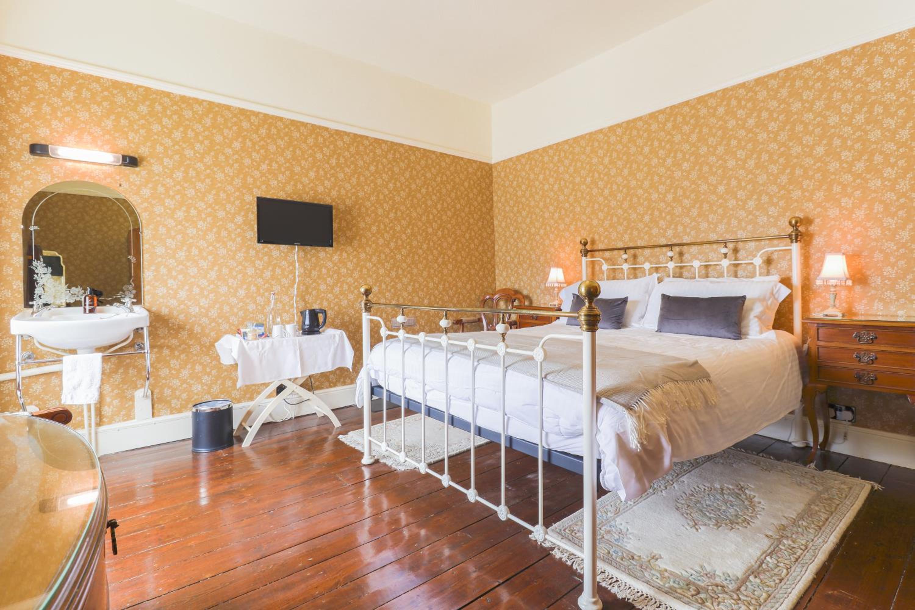 Double Room with Private Bathroom photo 1