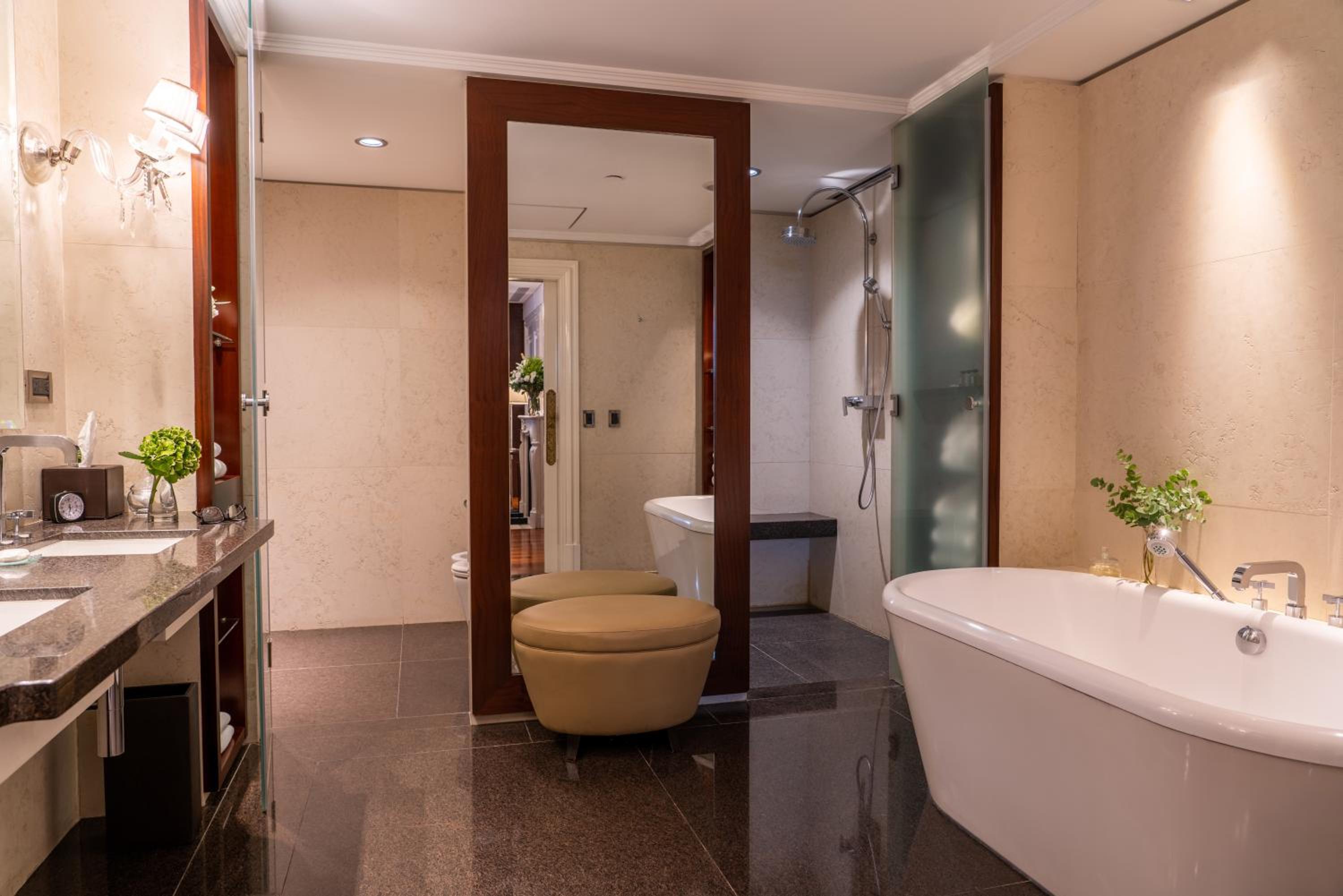 One-Bedroom Palace Suite
