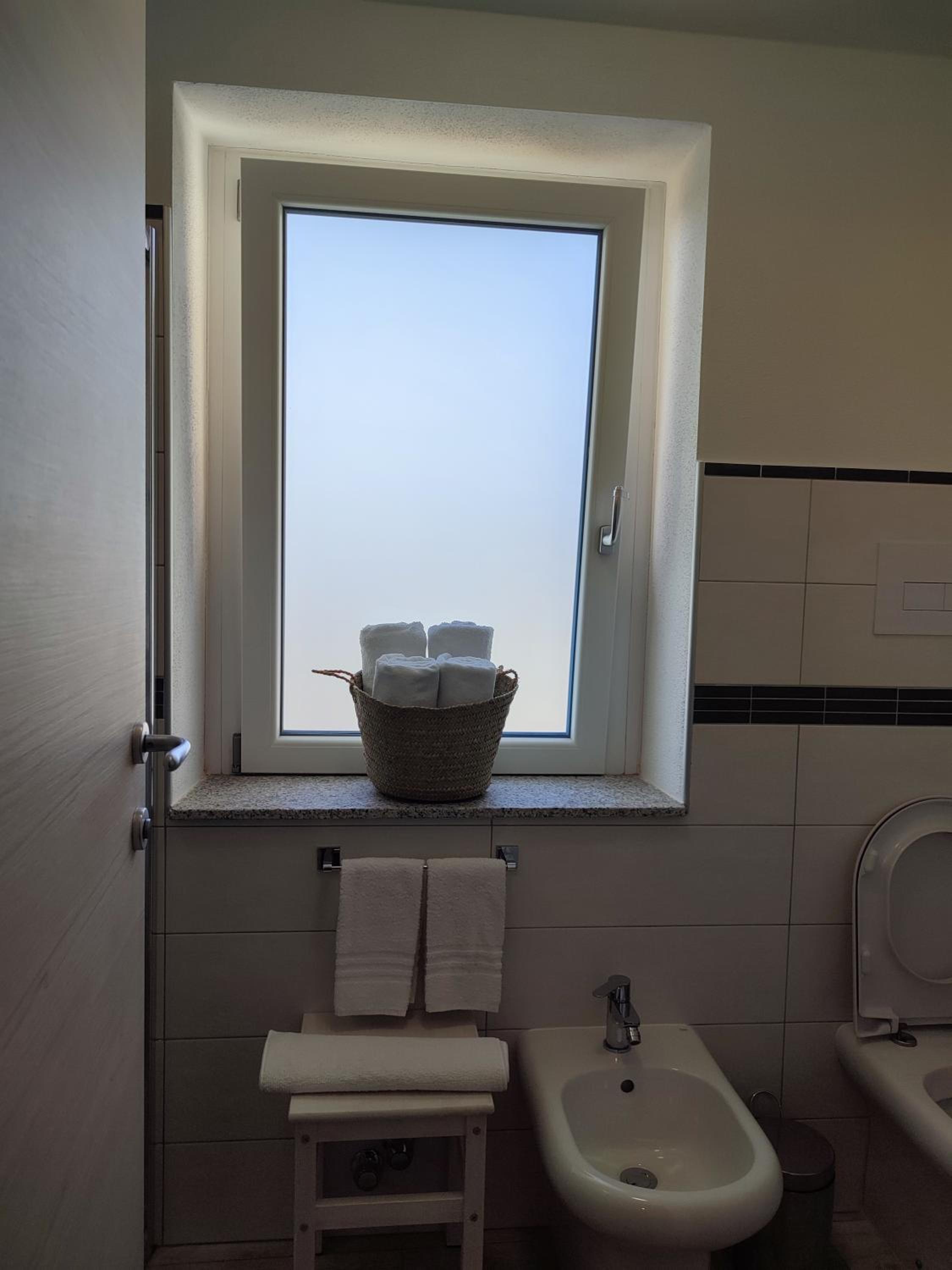 Double Room with Balcony (2 Adults + 1 Child) photo 2