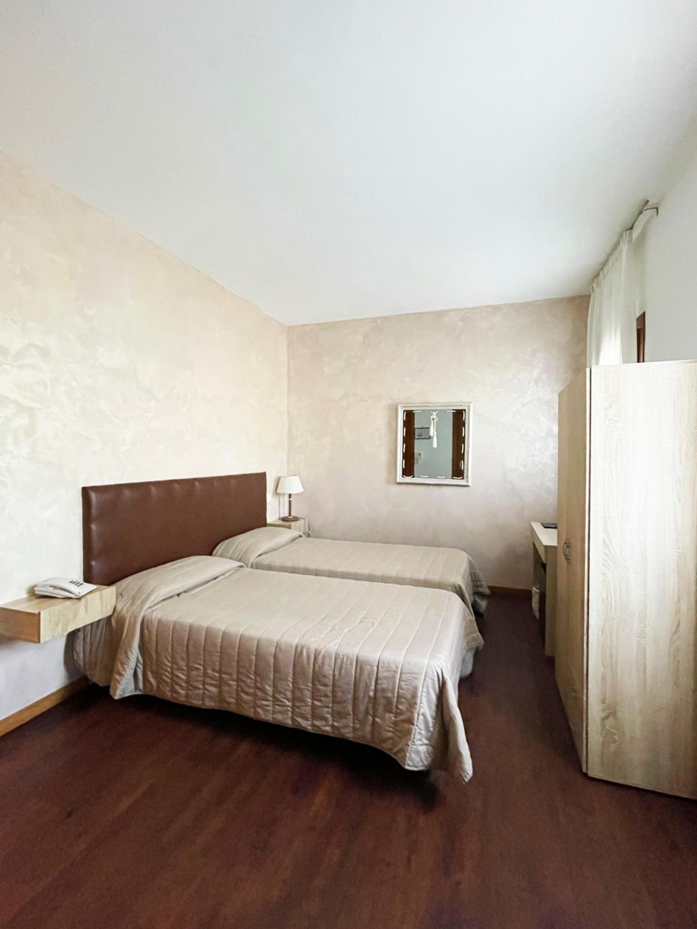 Twin Room photo 1