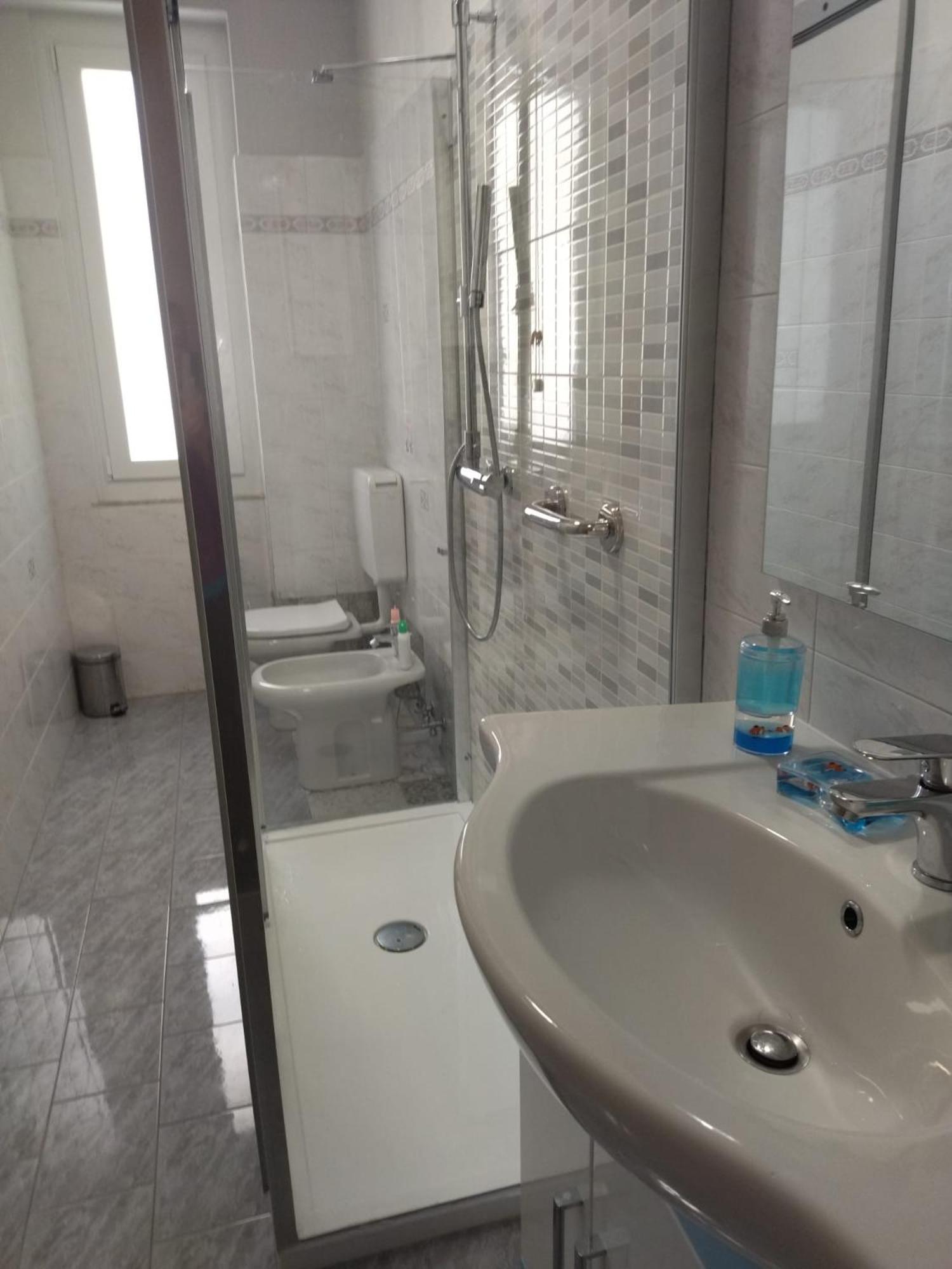 Double Room with Private External Bathroom - Photo 29
