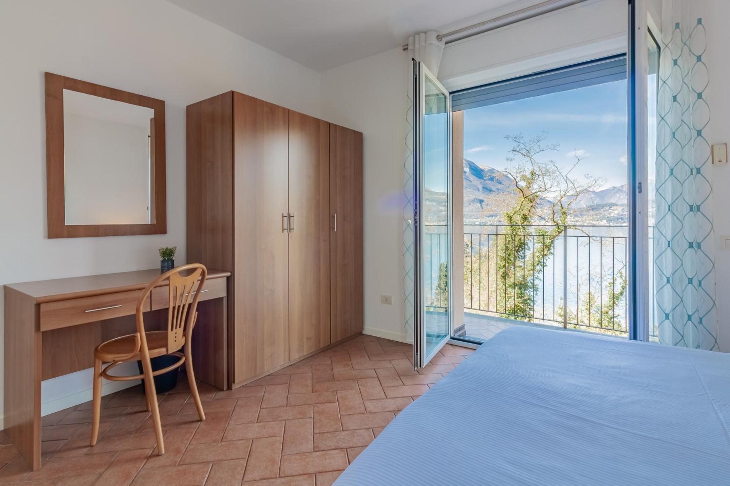 Apartment with Lake View photo 3