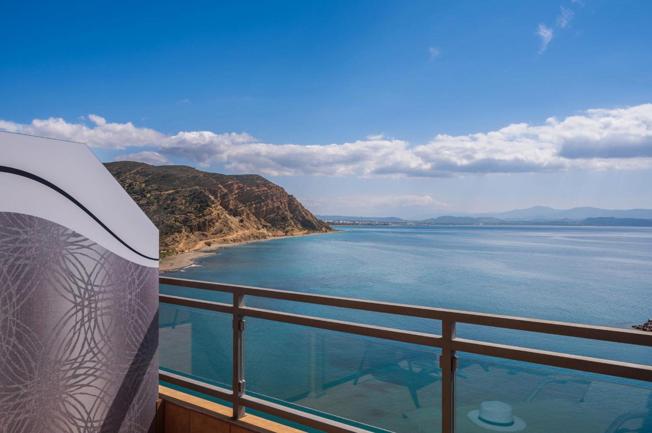 Superior Double or Twin Room with Sea View photo 3