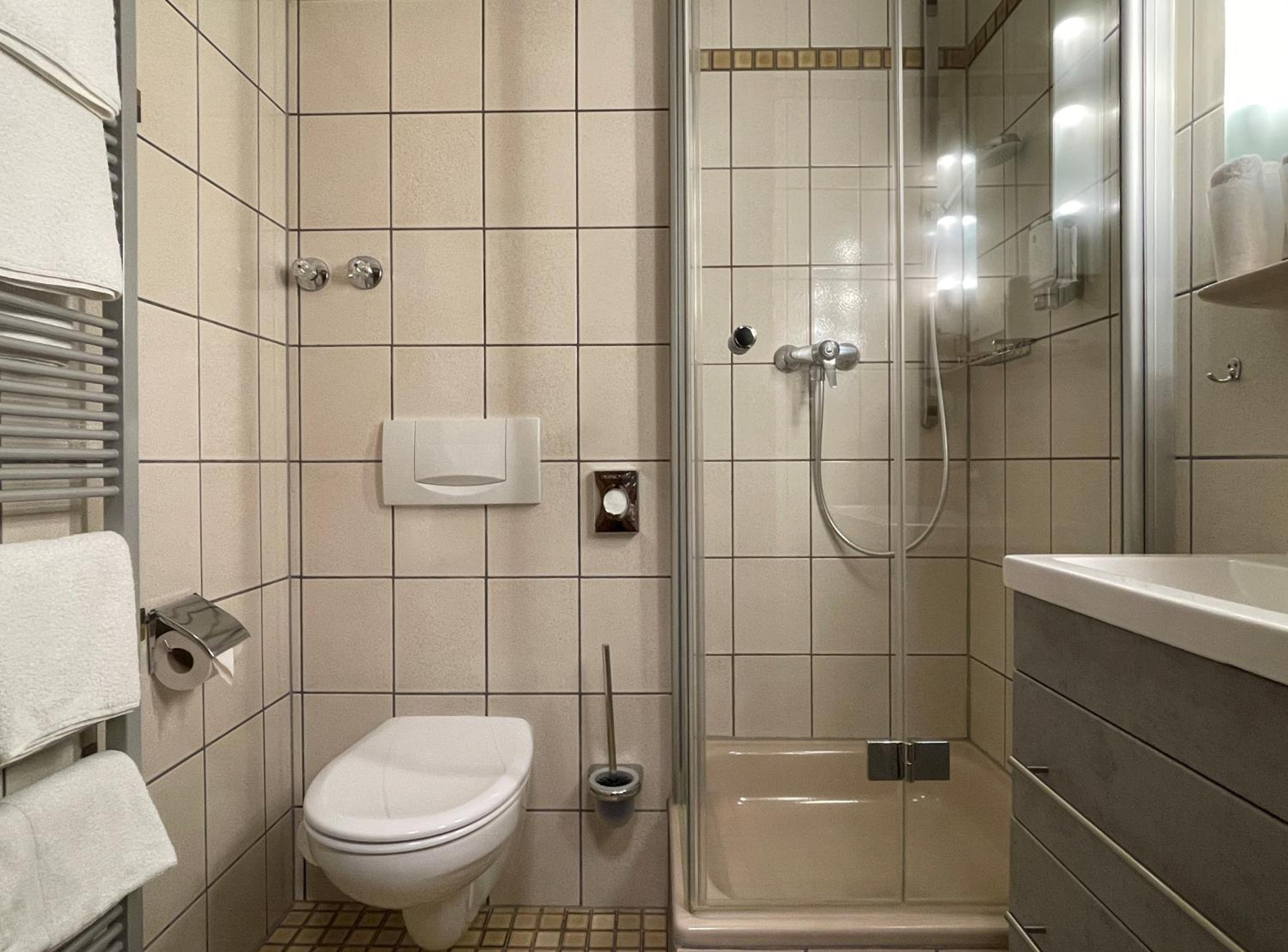 Deluxe Double Room with Balcony - Photo 5