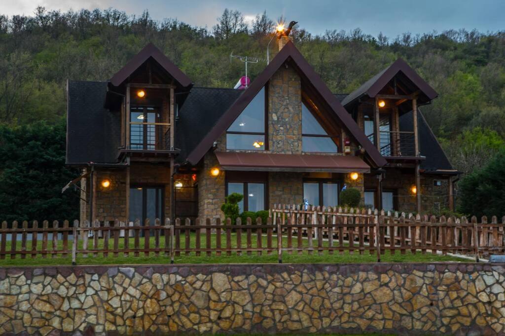 Villa photo 3