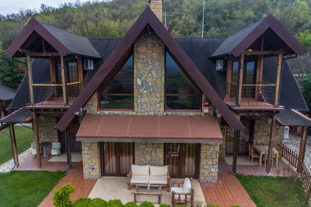 Villa photo 2