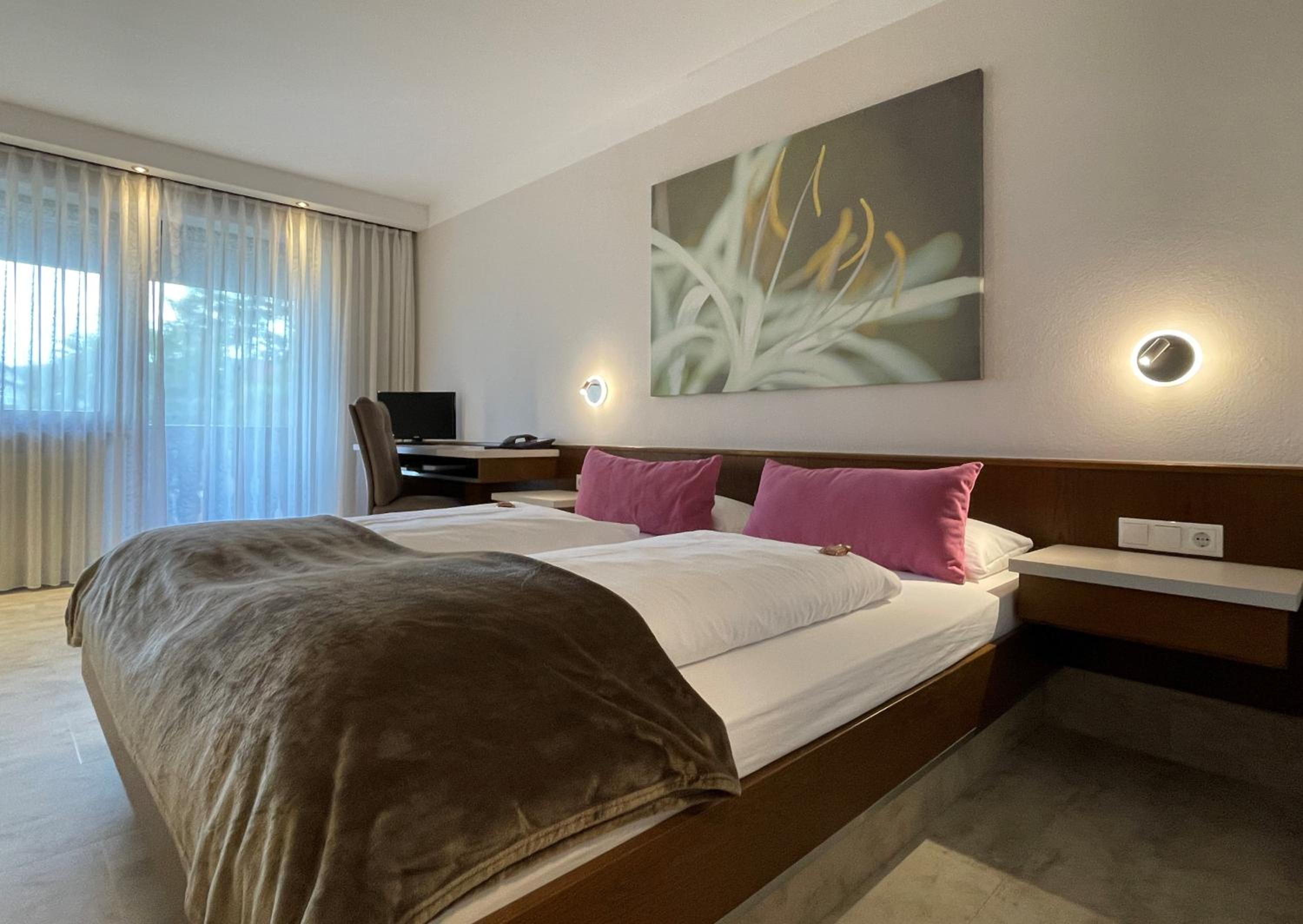 Double Room with Balcony - Photo 4