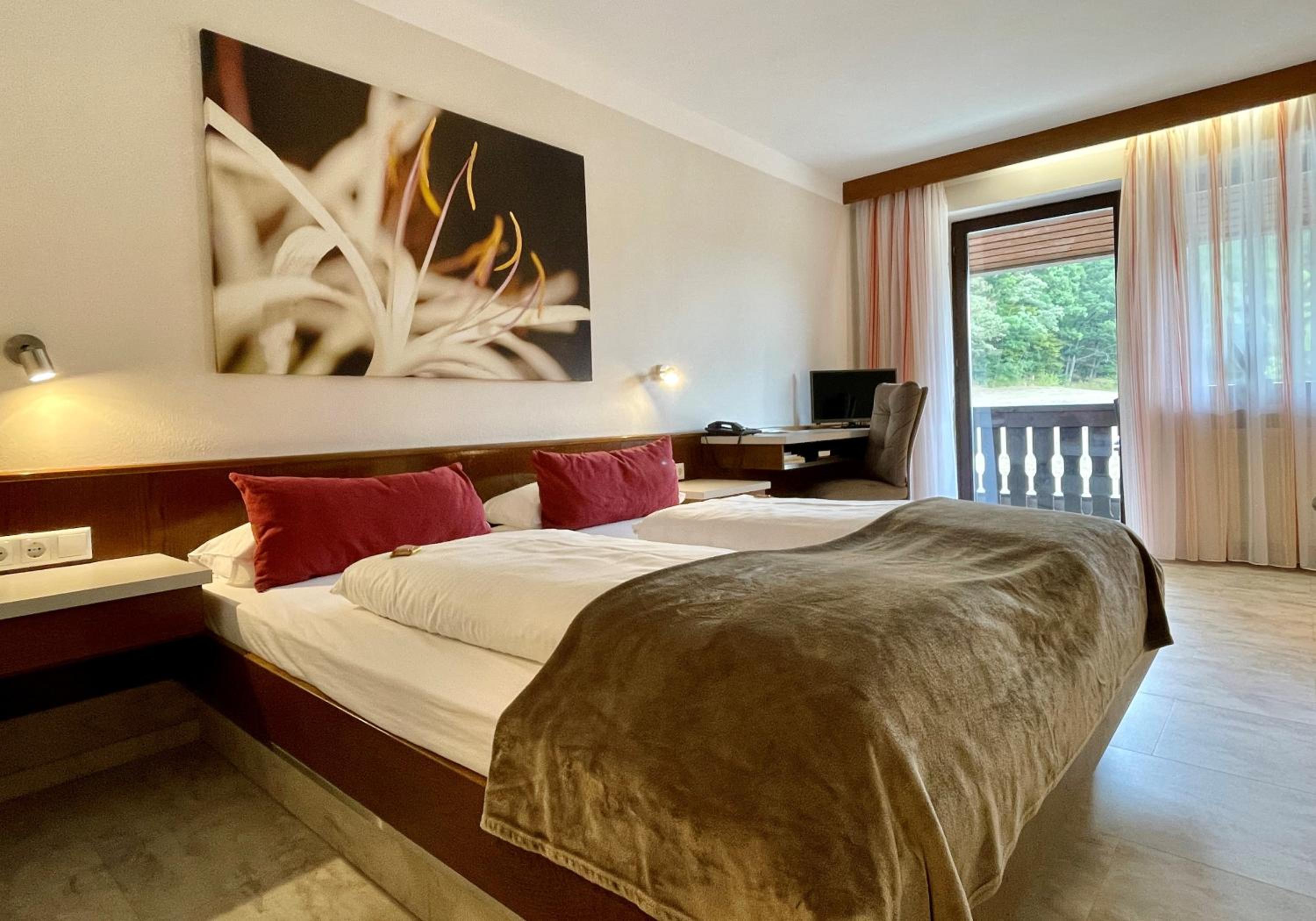 Deluxe Double Room with Balcony - Photo 1