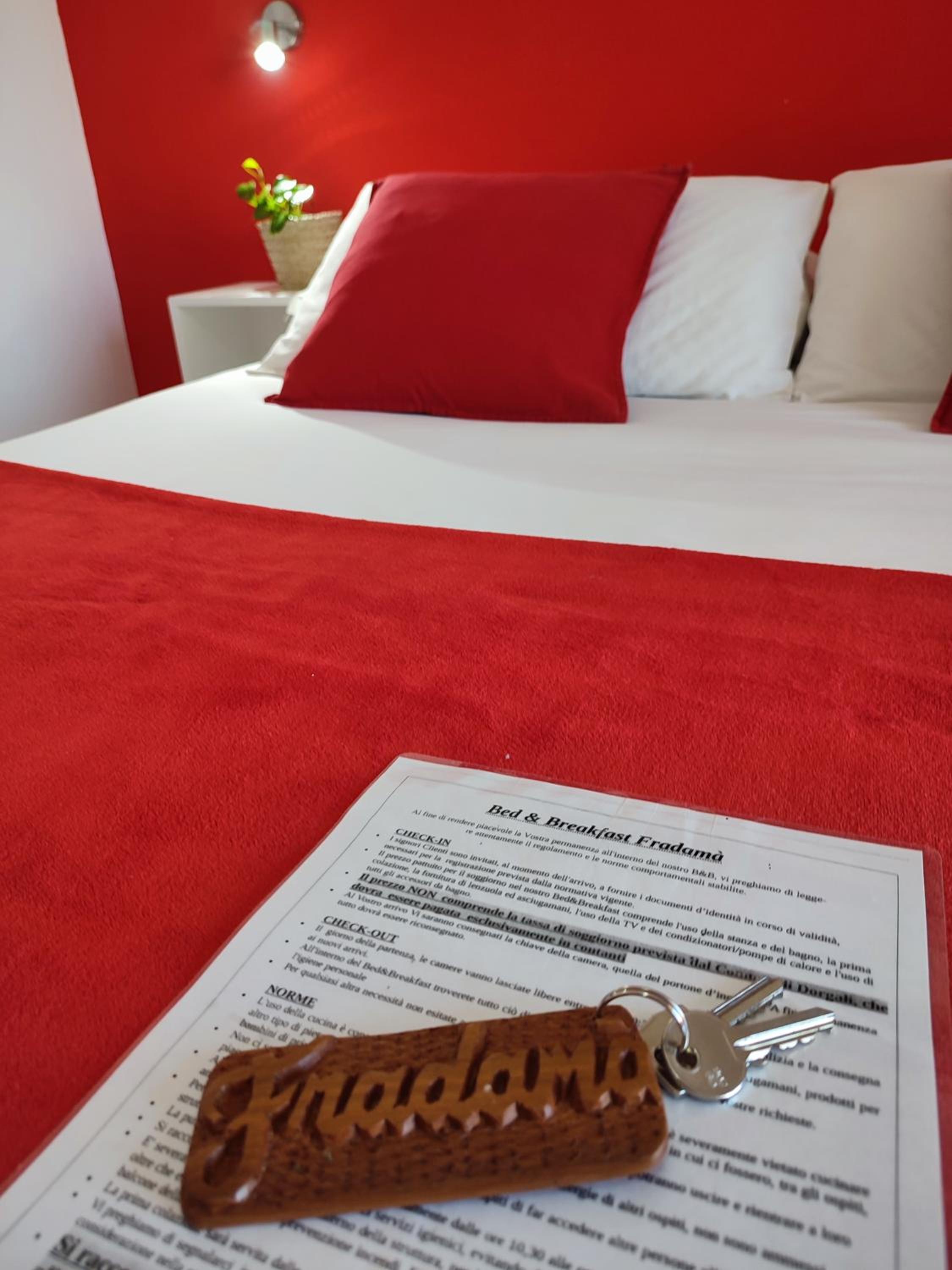 Deluxe Double Room with Balcony - Photo 4