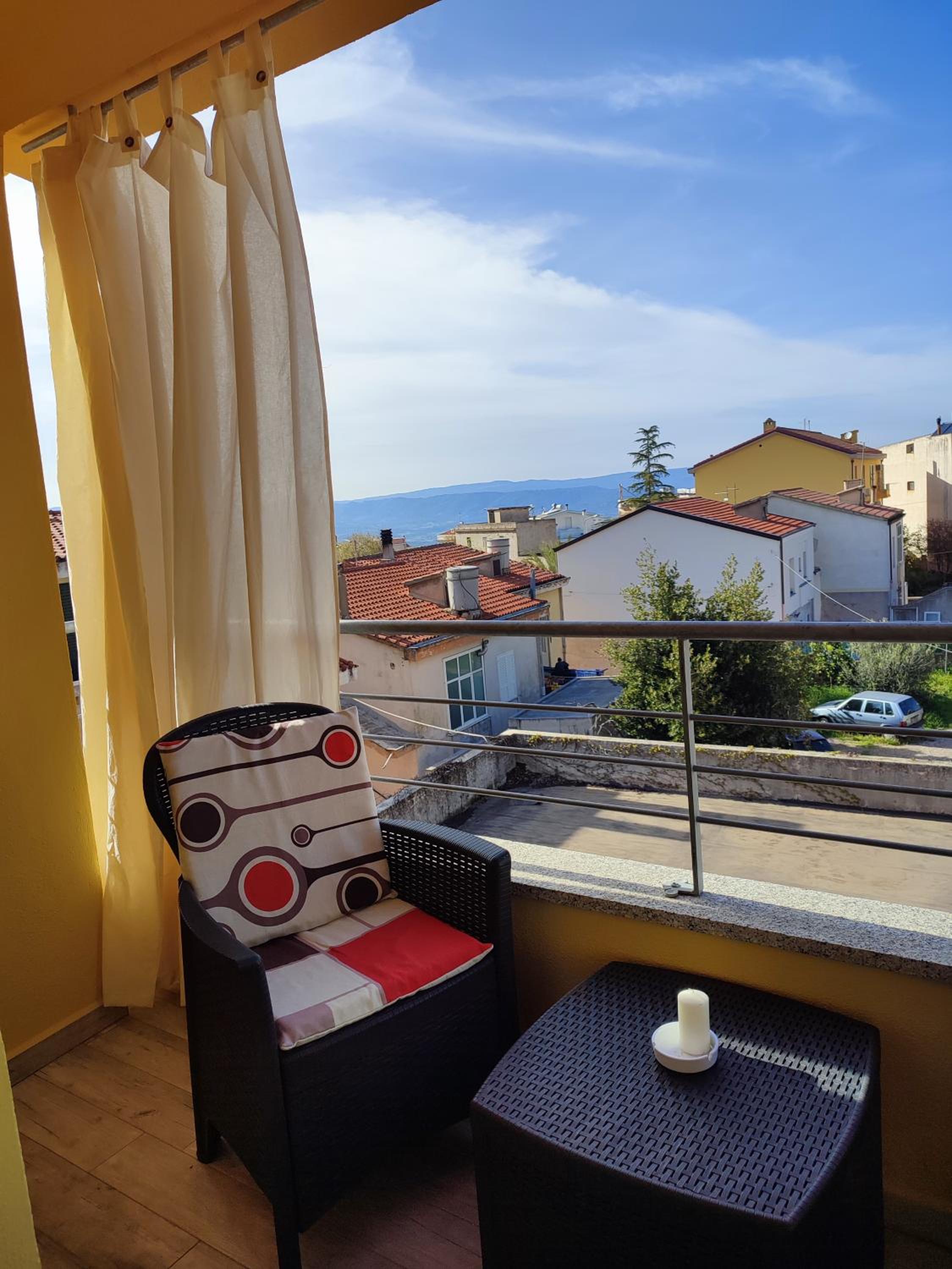 Deluxe Double Room with Balcony - Photo 2
