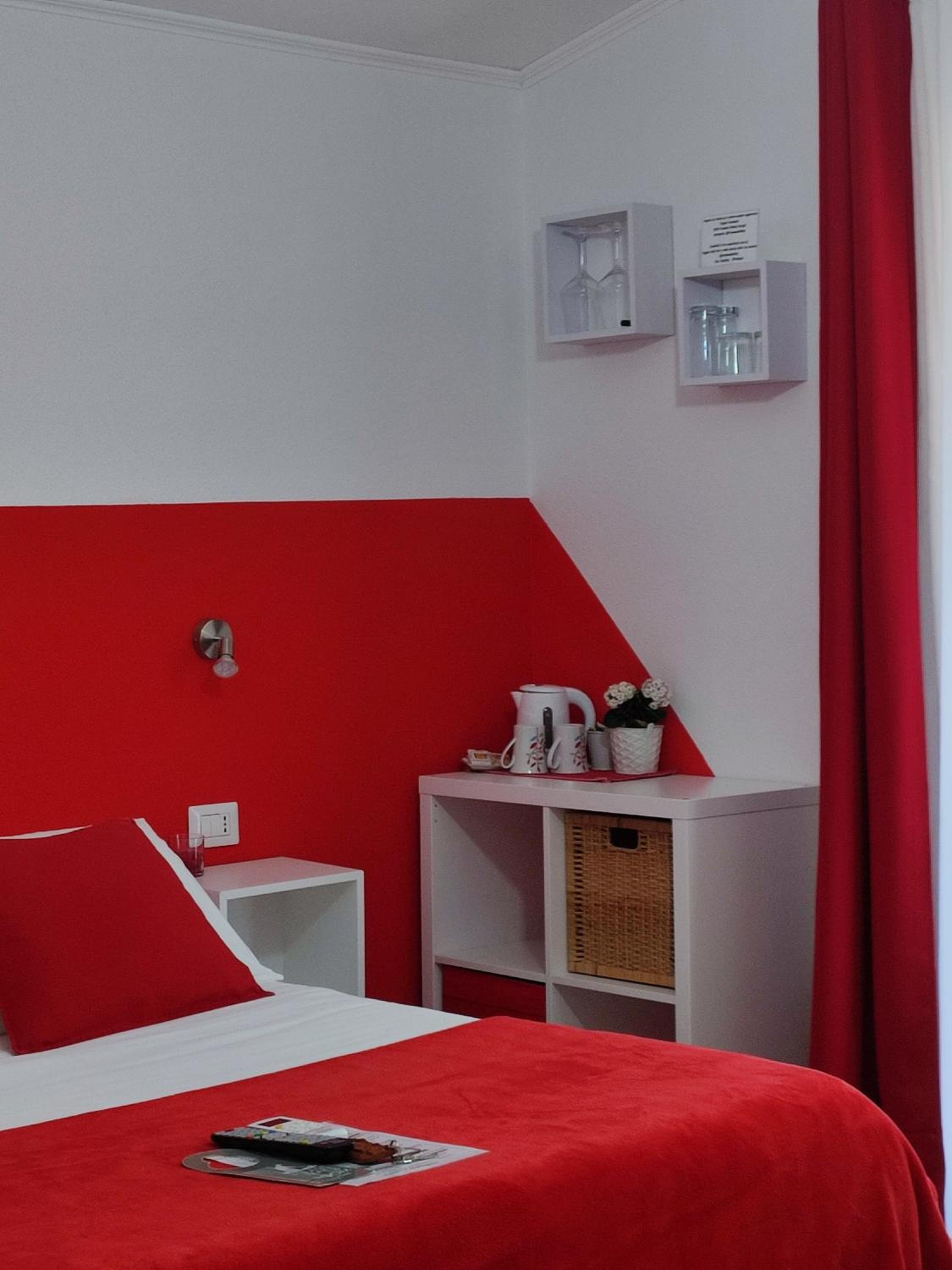 Deluxe Double Room with Balcony - Photo 18