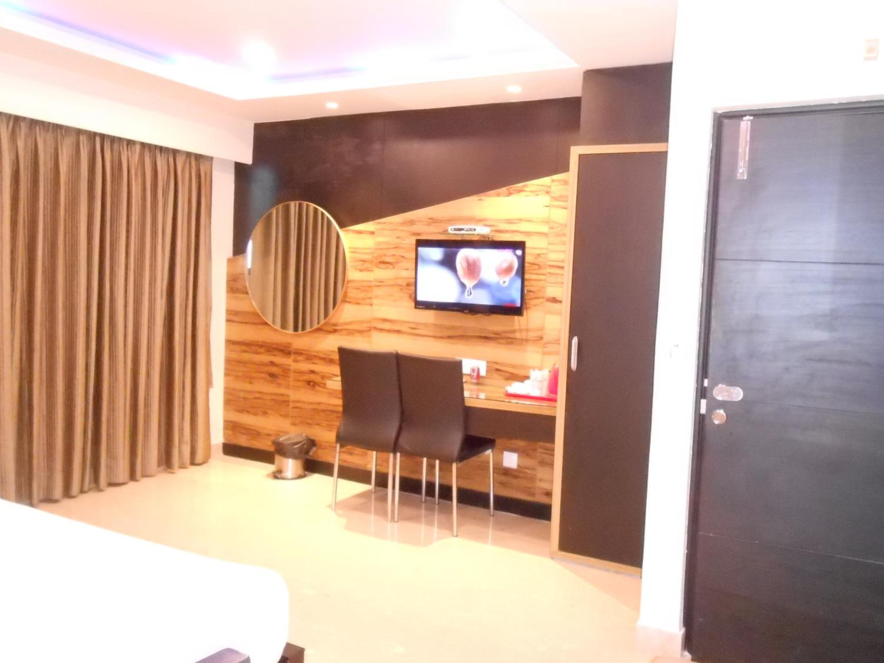 Suite - Photo 9