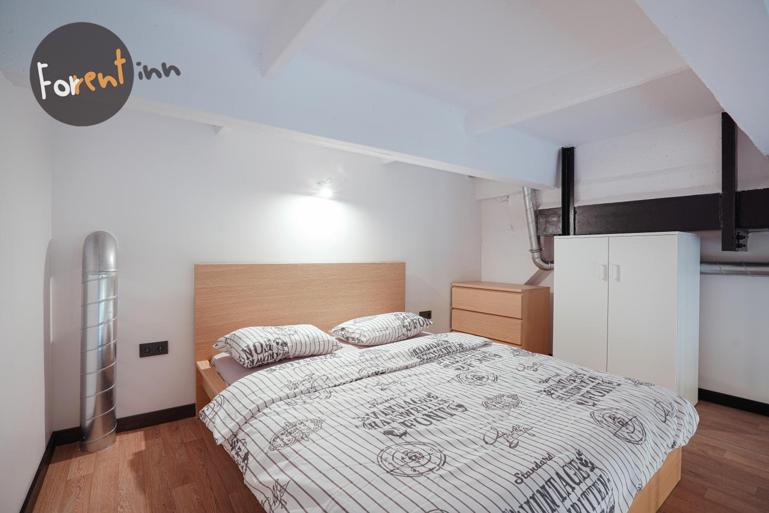 One-Bedroom Apartment photo 1
