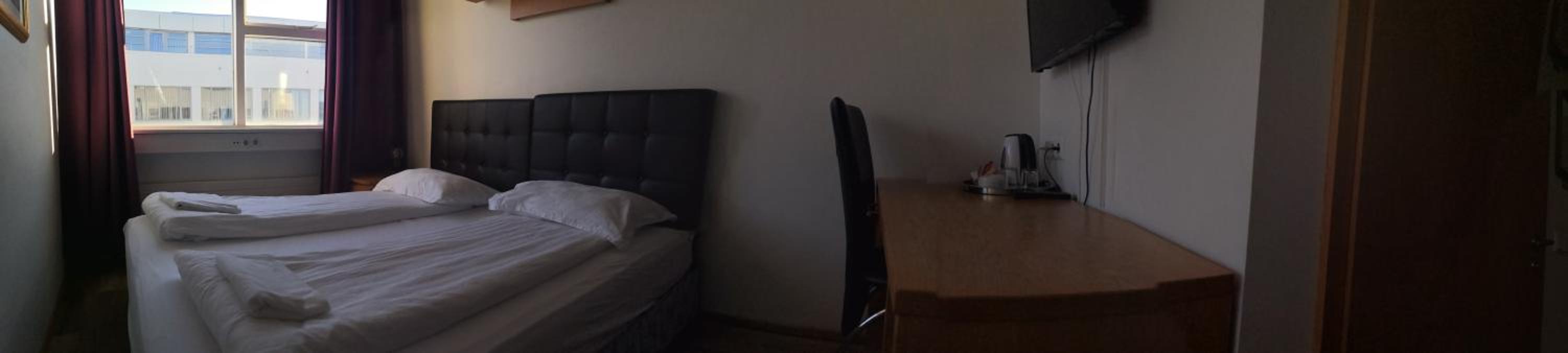 Double Room with Private Bathroom - Photo 6