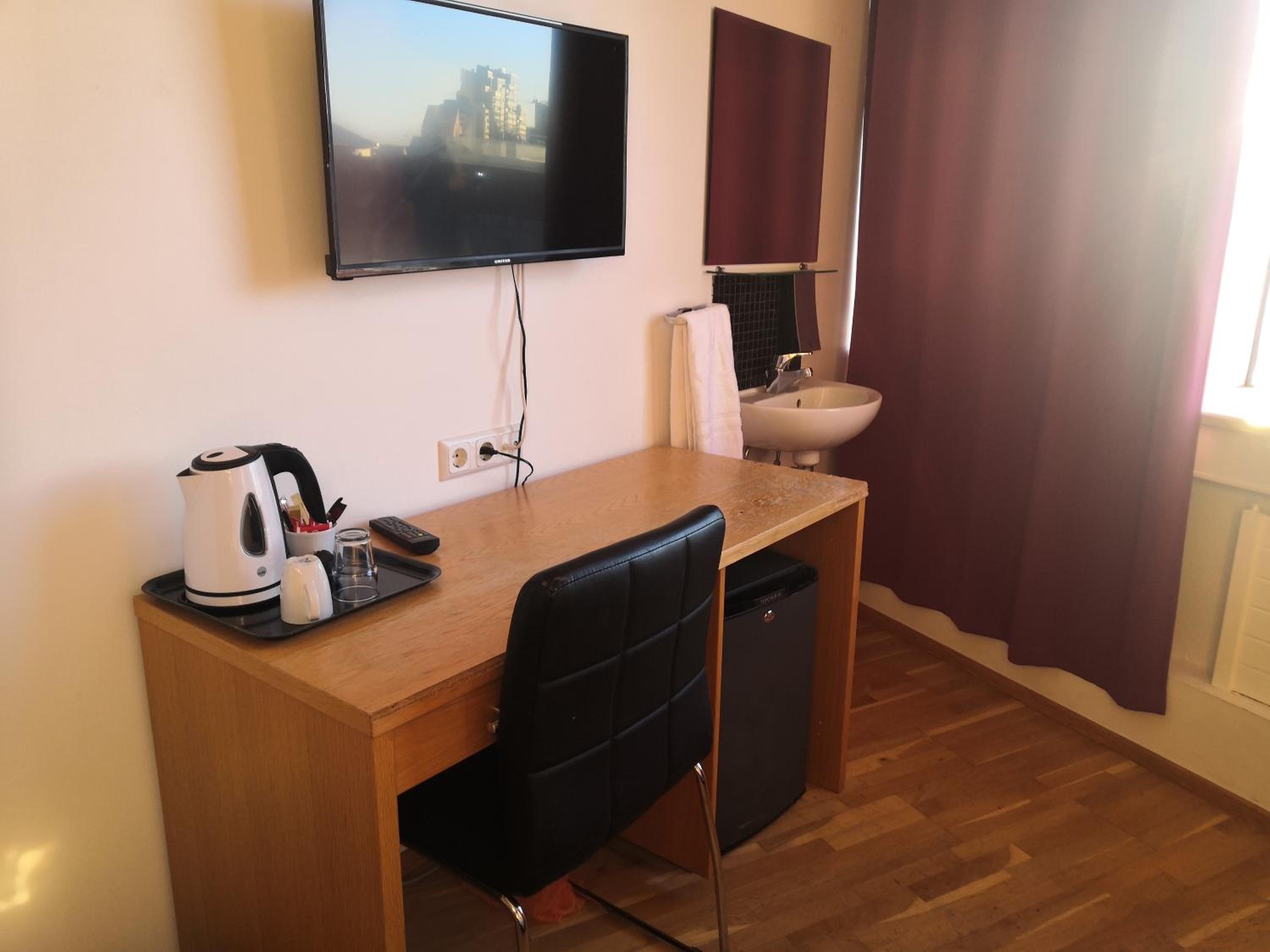 Triple Room with Balcony - Photo 14