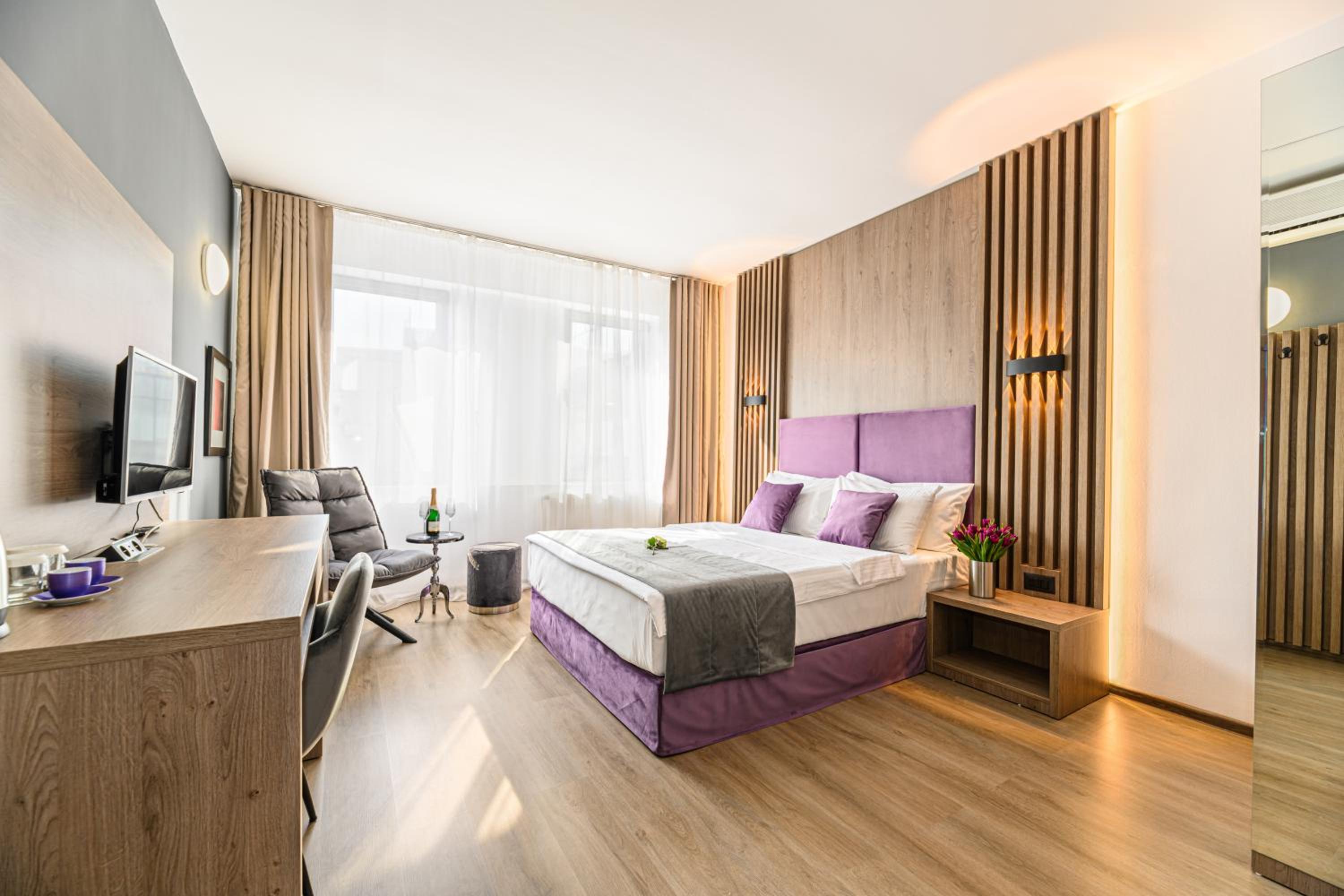 Standard Double Room - Photo 33