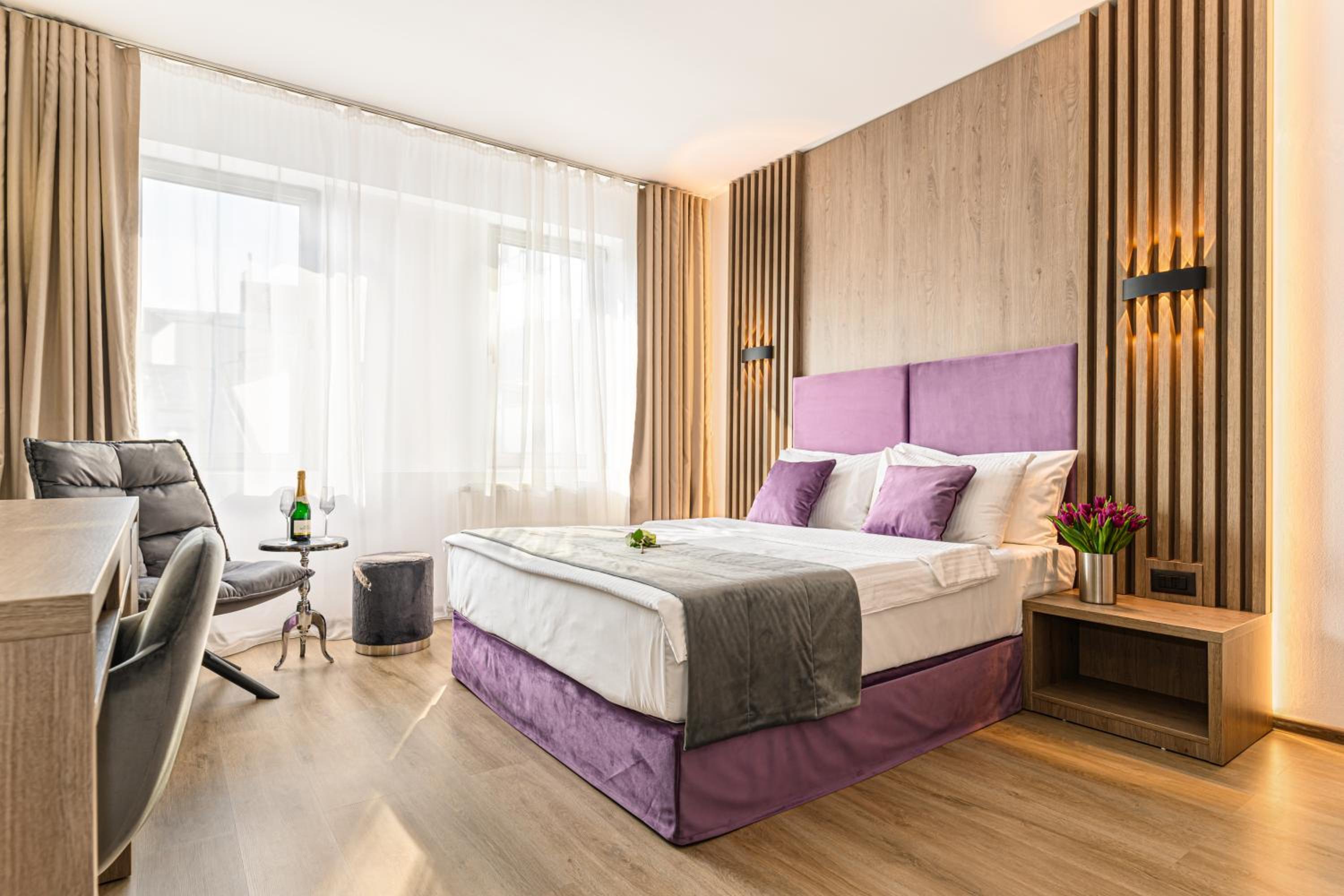 Standard Double Room - Photo 26
