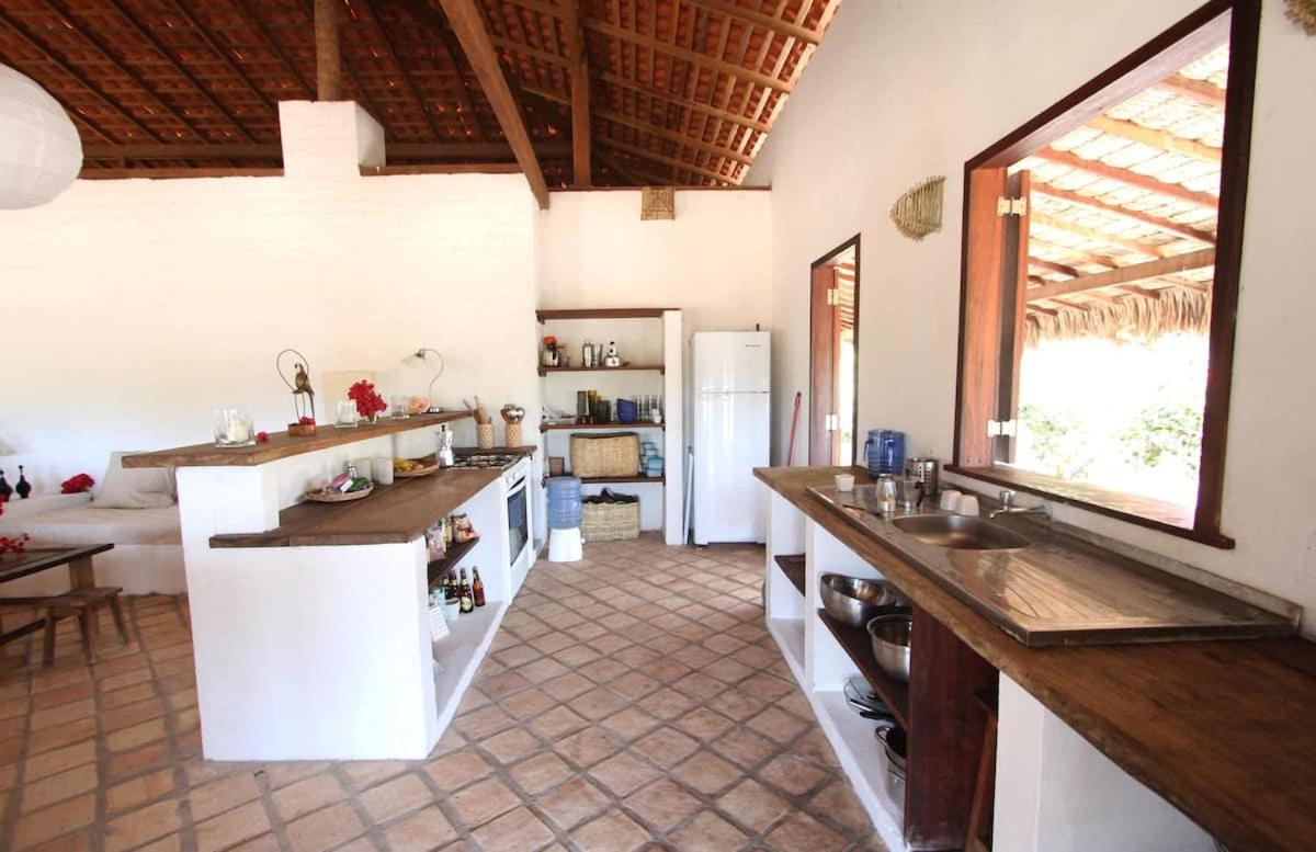Six-Bedroom House photo 2