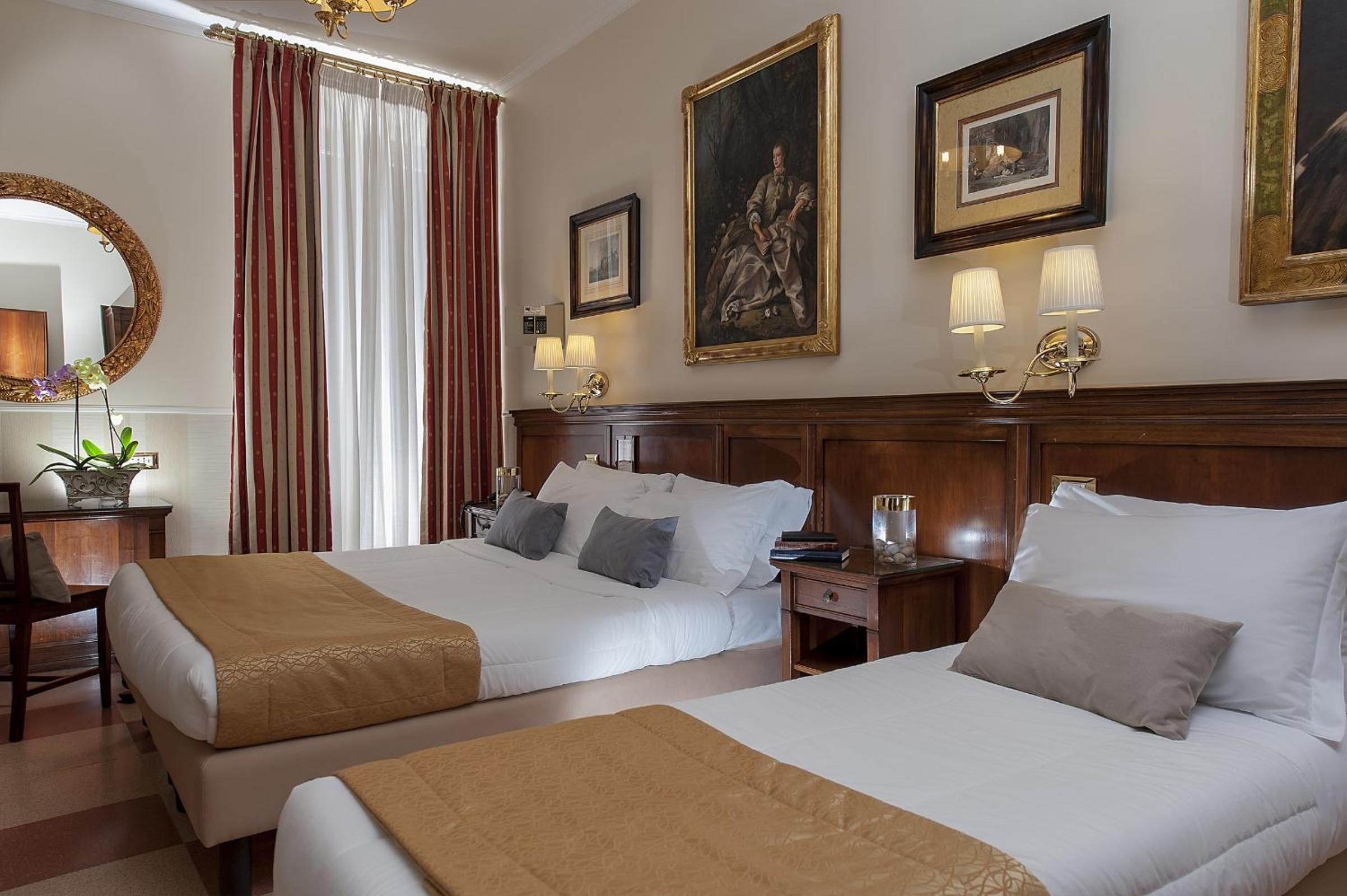 Triple Room thumbnail 5