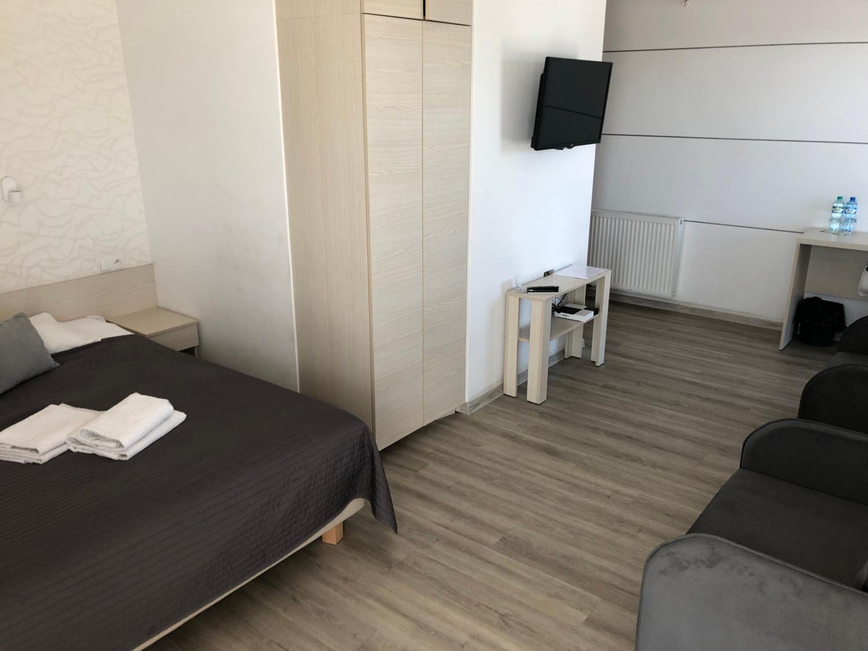 Quadruple Room - Photo 1