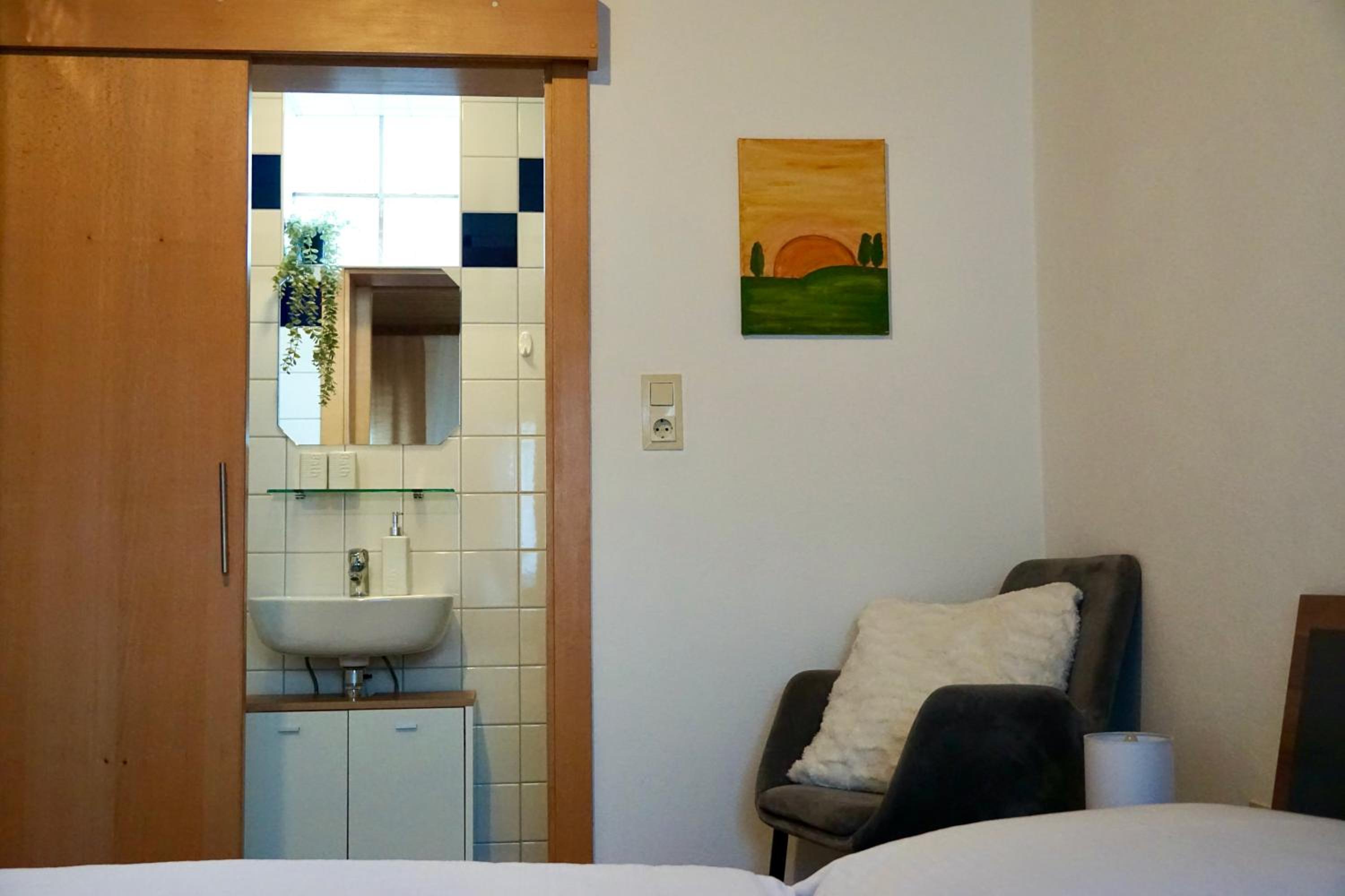 Standard Double Room - Photo 2