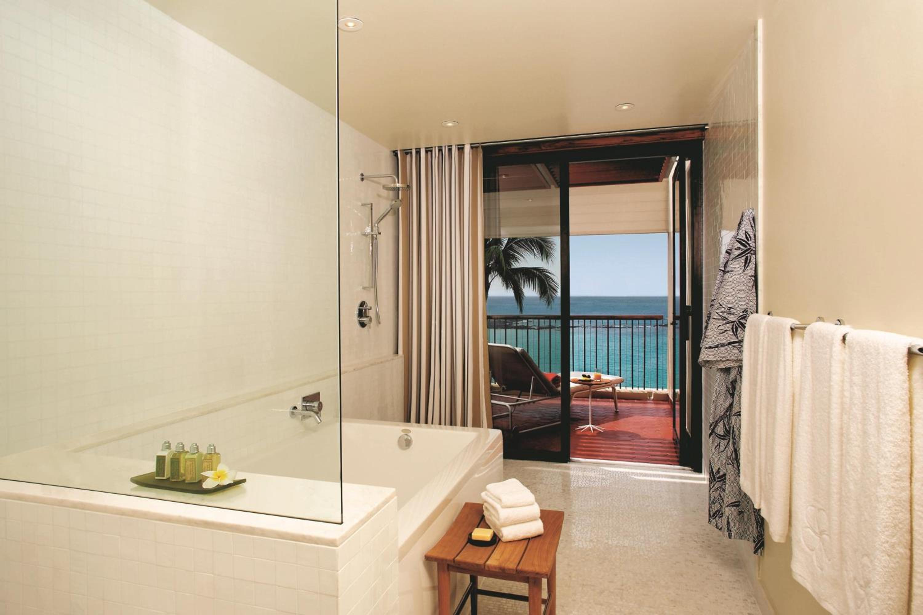 Ocean Front Deluxe Room - Photo 2