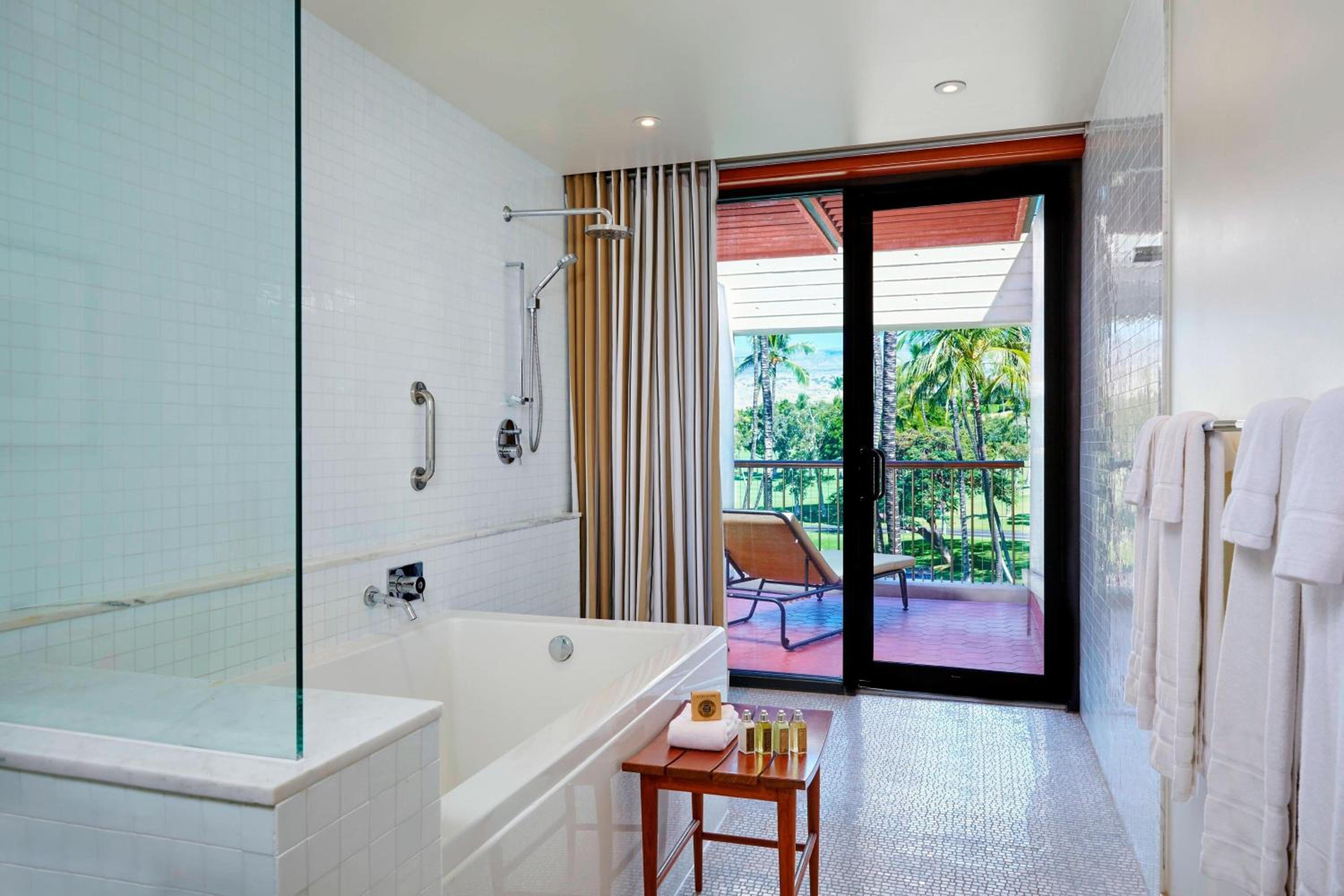 Golf Vista Deluxe Room - Photo 6
