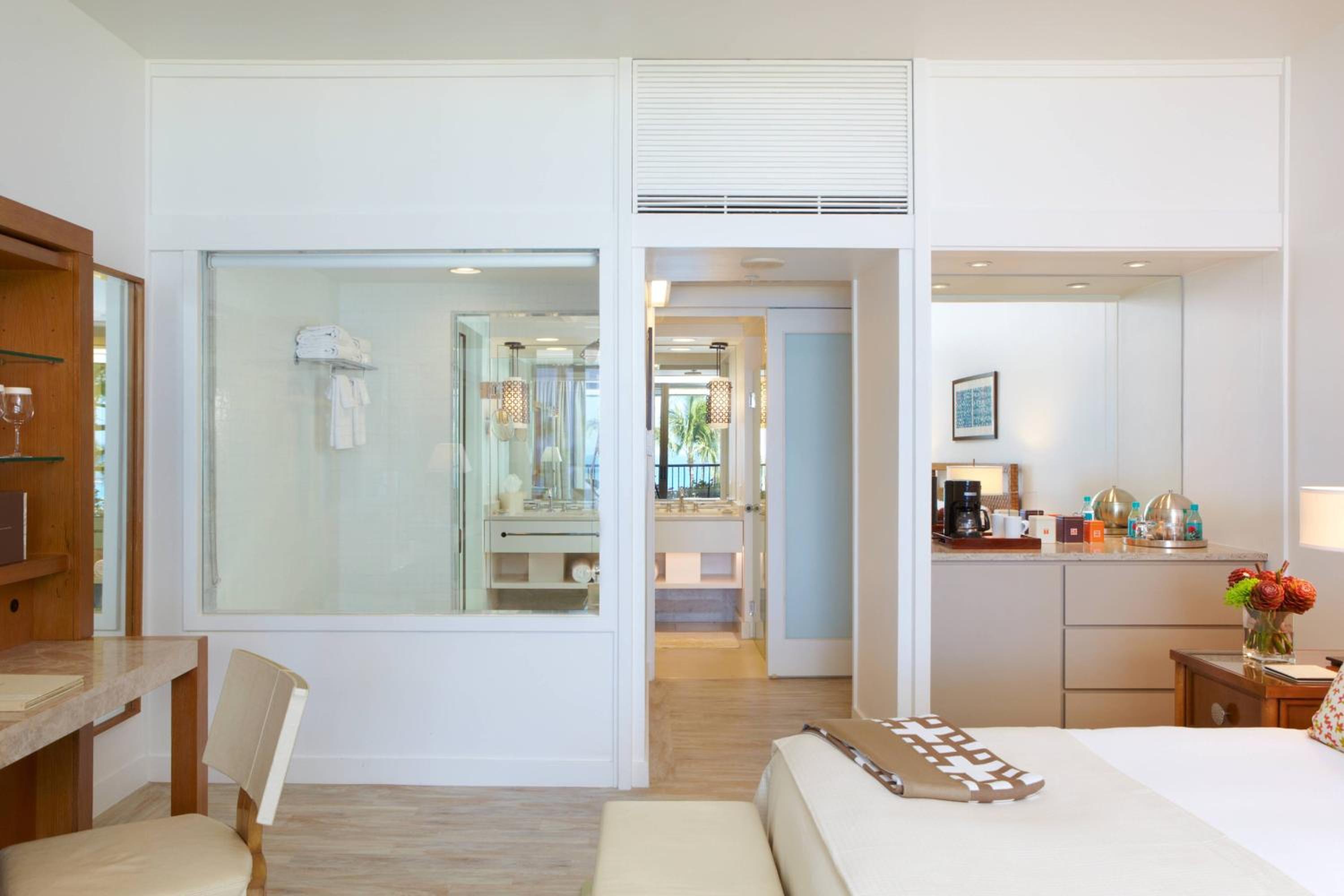 Beachfront Room - Photo 3