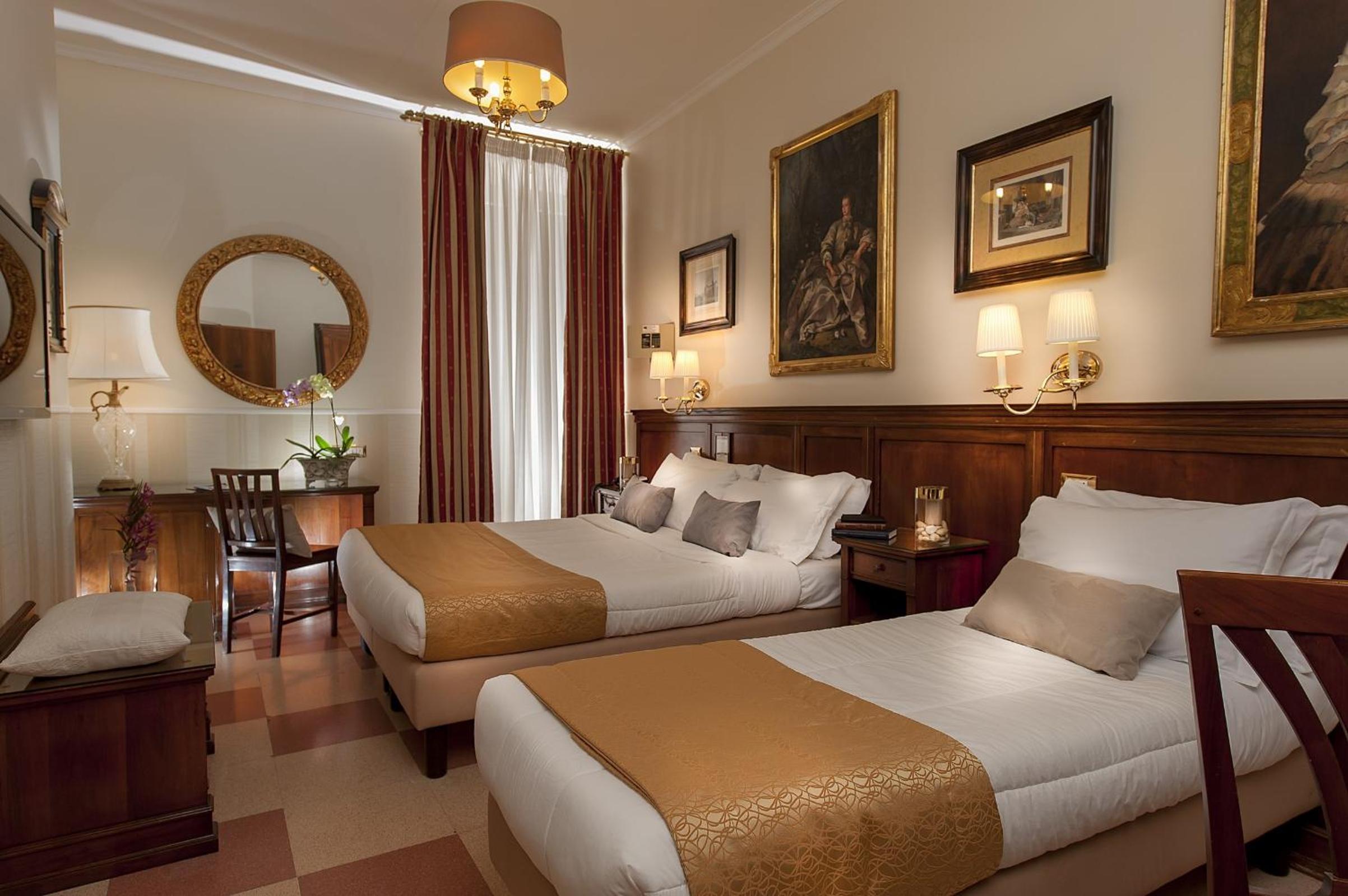 Triple Room thumbnail 6