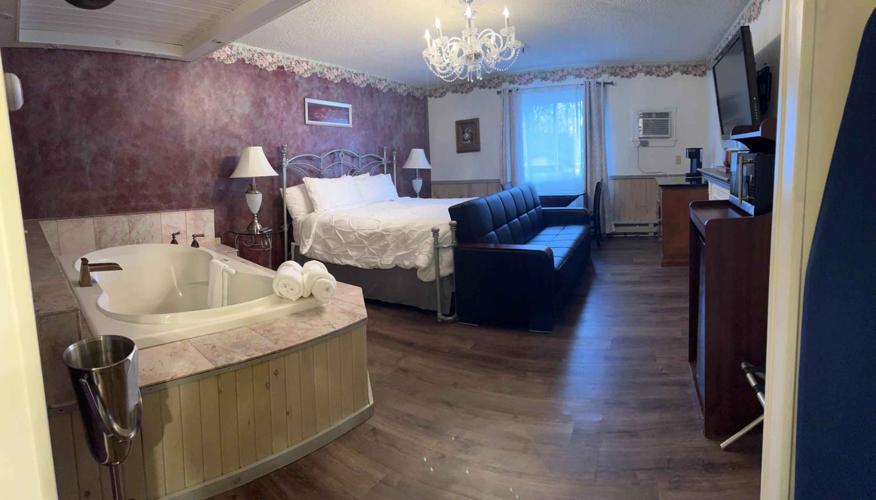 King Suite with Spa Bath