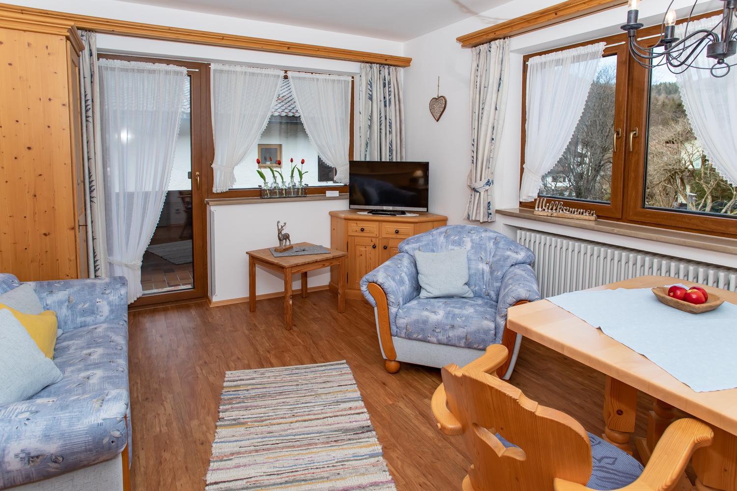 Apartment with Balcony photo 3