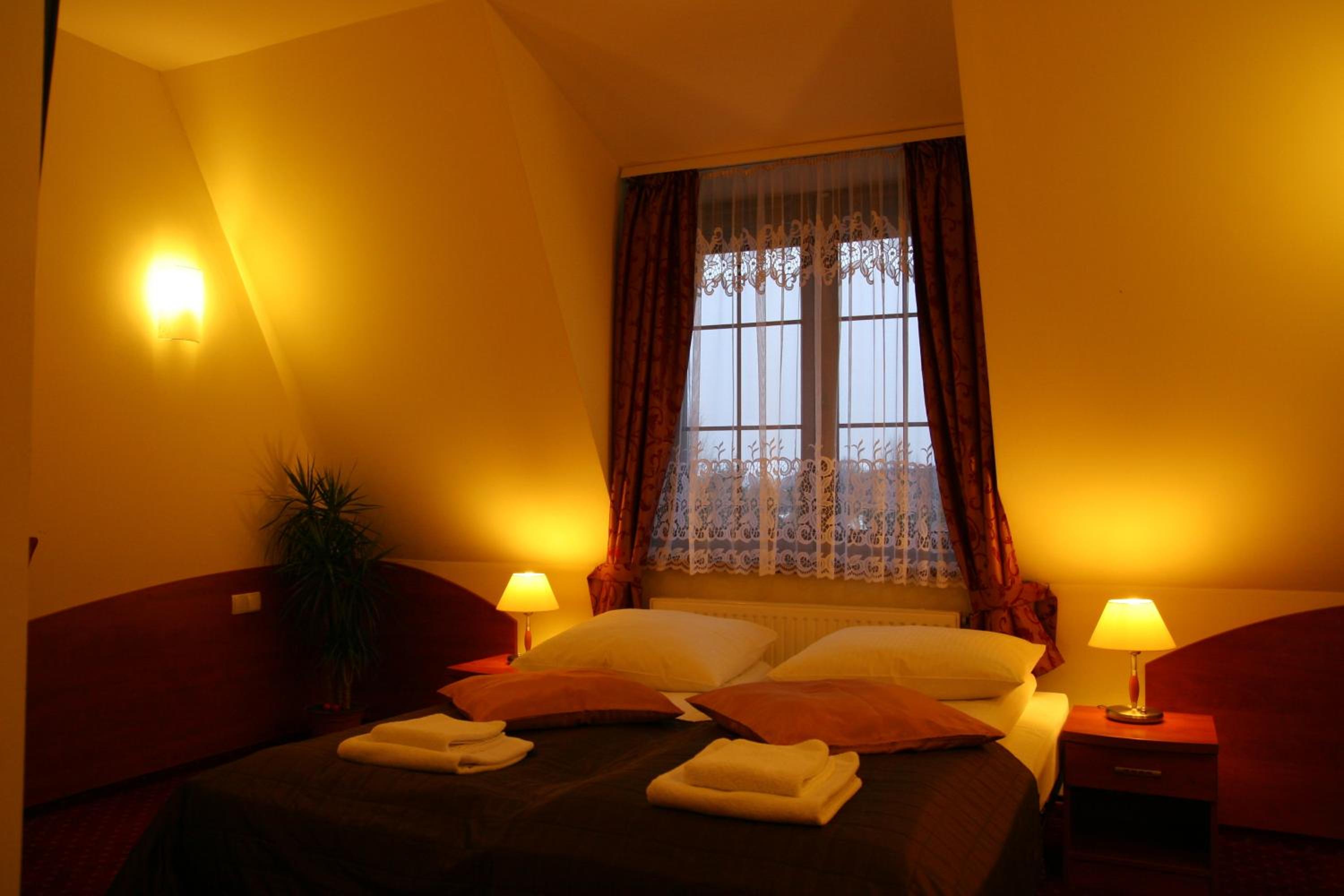 Standard Twin Room - Photo 19