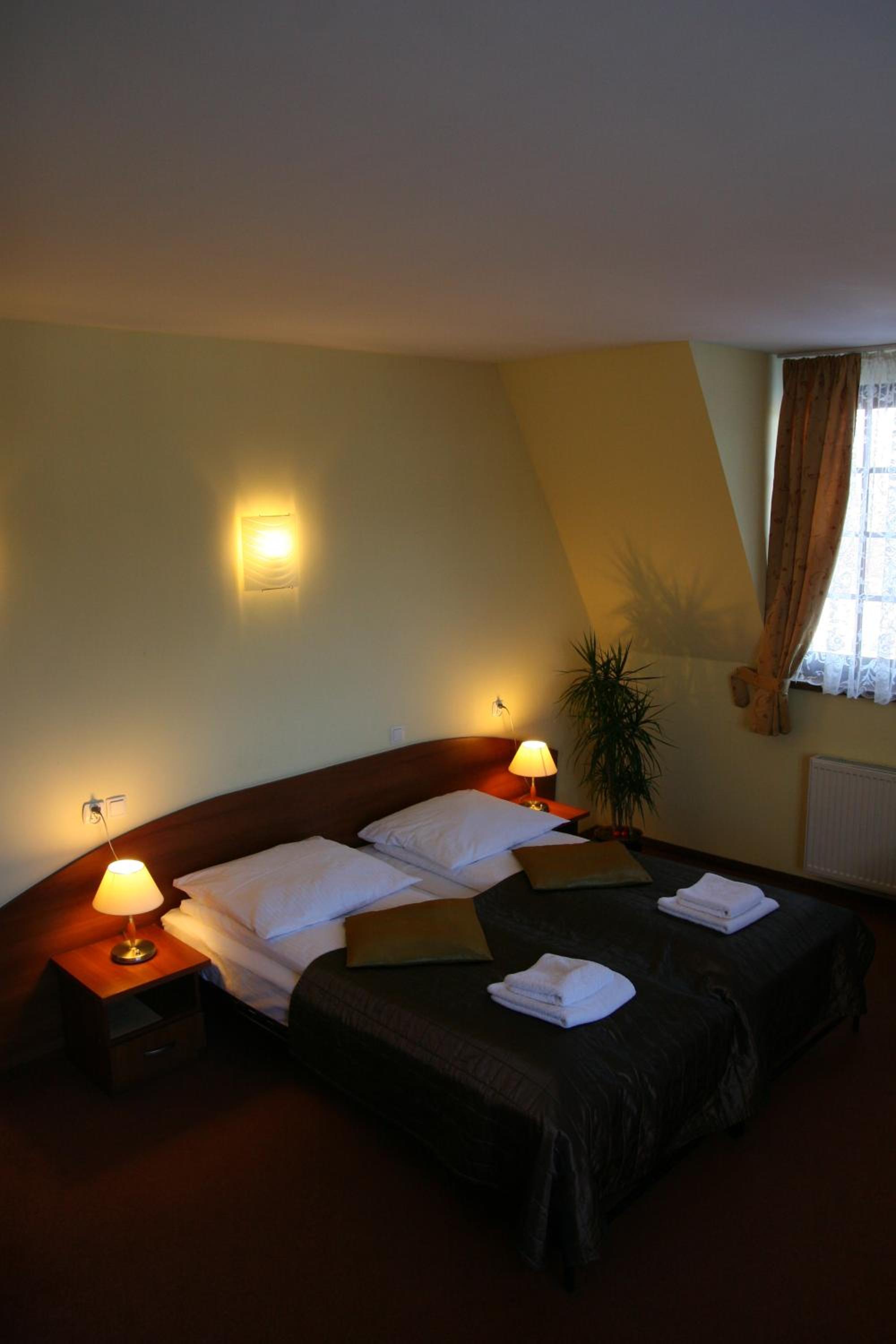Standard Twin Room - Photo 37