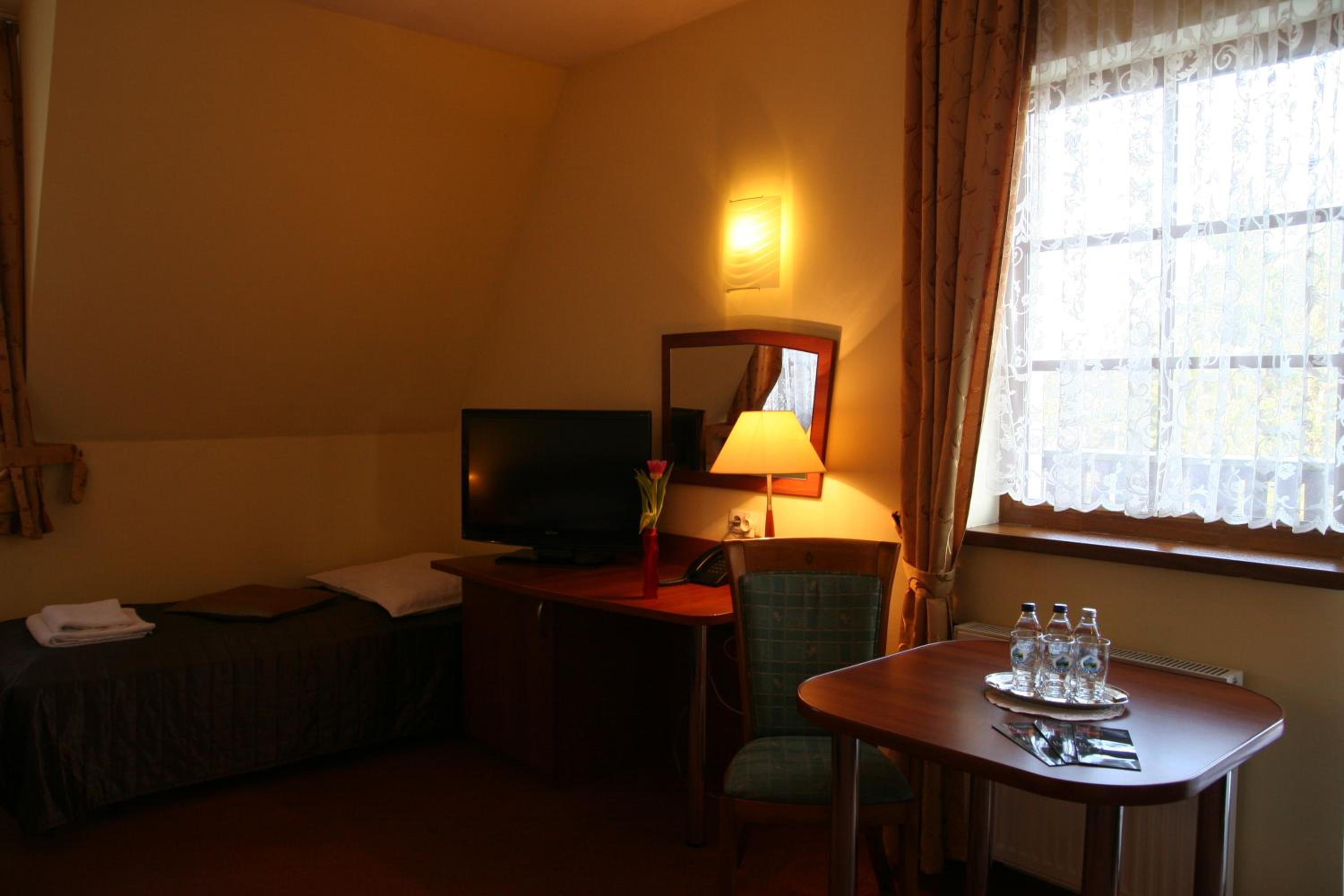 Standard Twin Room - Photo 32