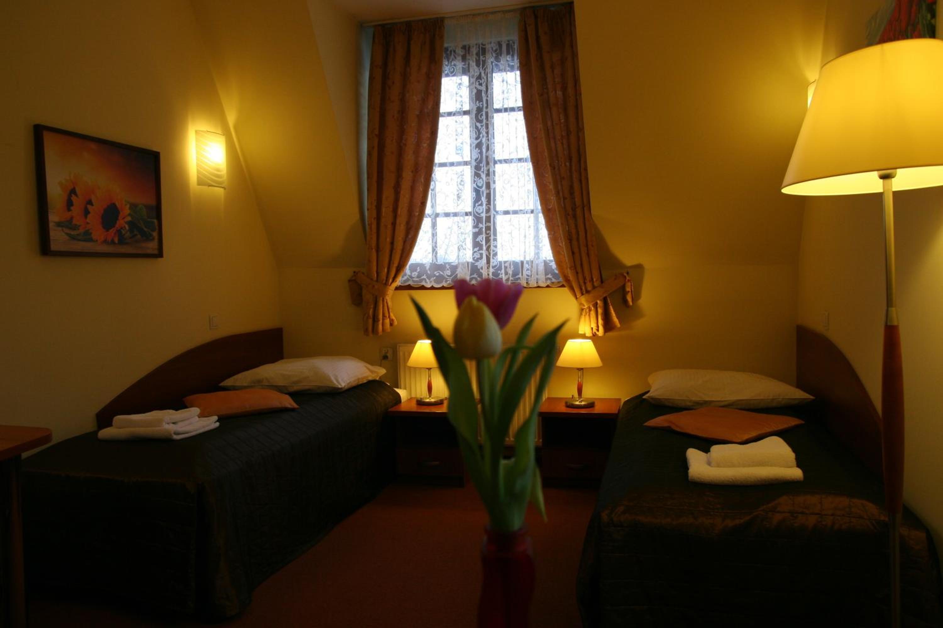 Standard Twin Room - Photo 33