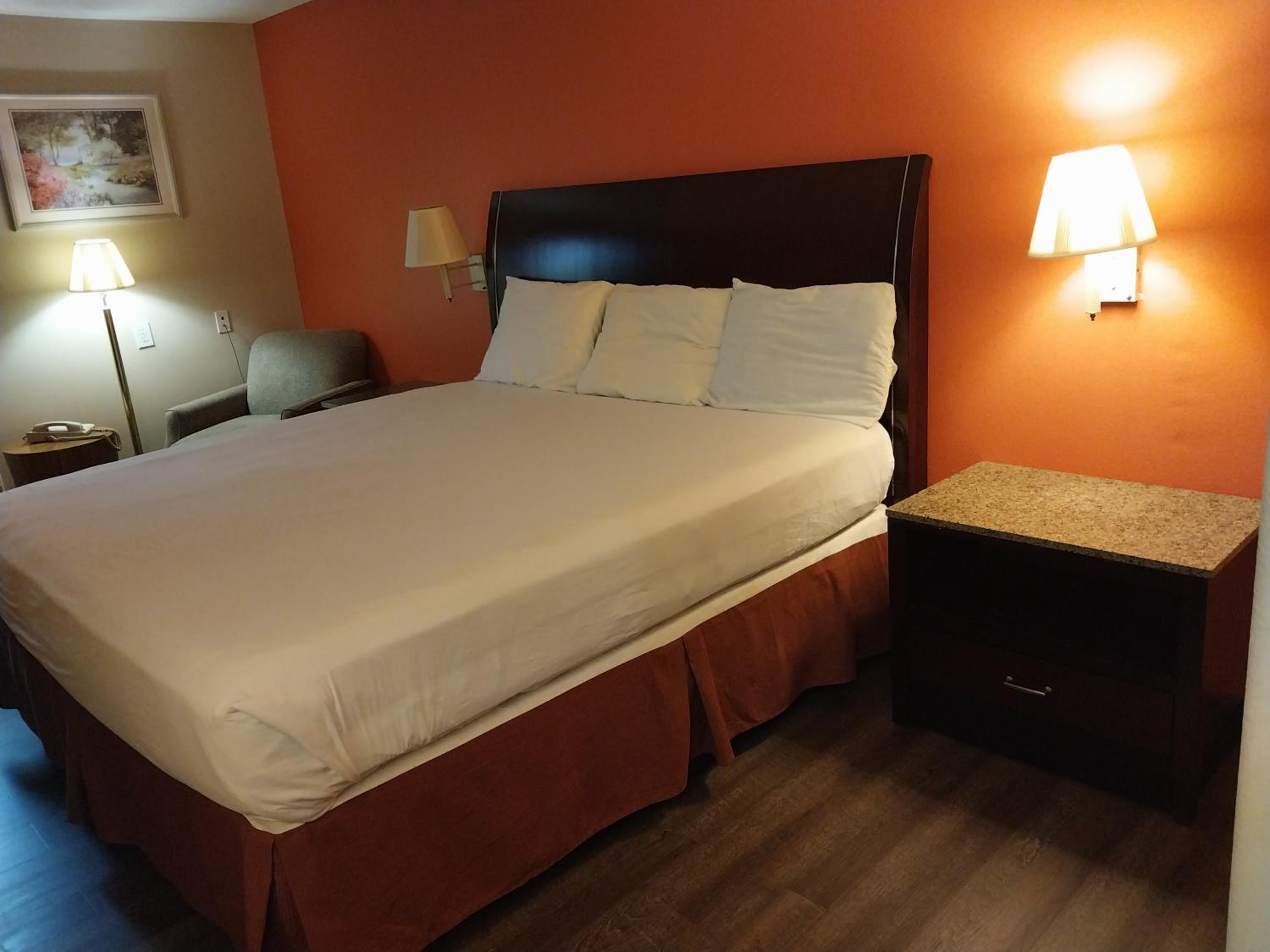 King Bed Non-Smoking photo 1