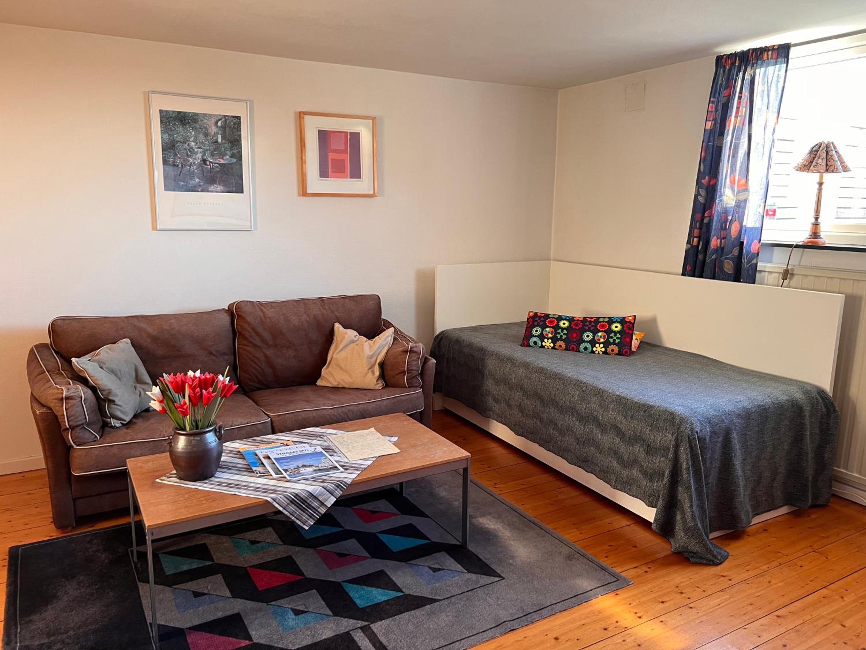Two-Bedroom Apartment - Photo 14