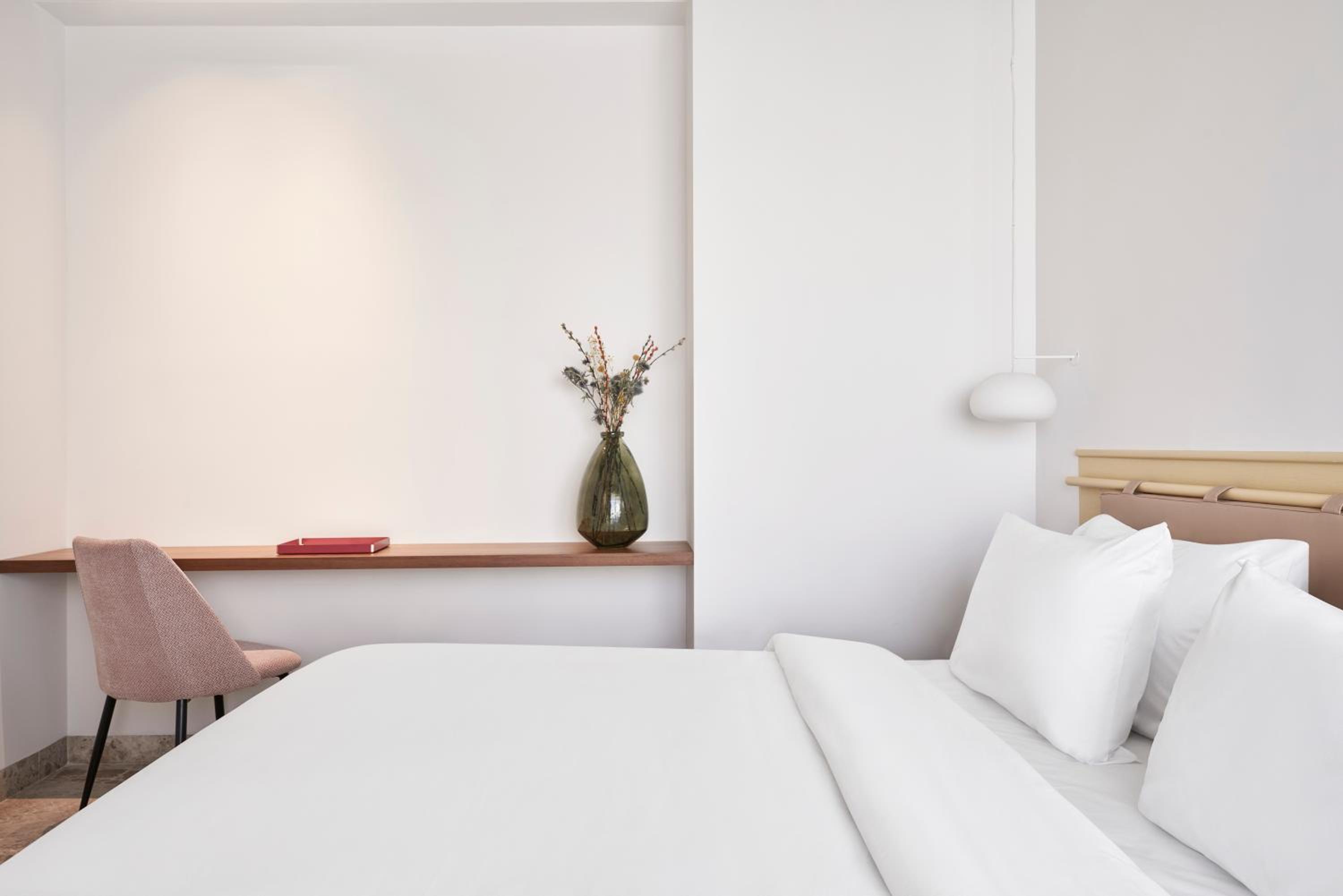 Suite with Terrace and Lycabettus View photo 3