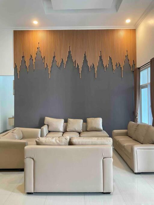 Villa photo 1