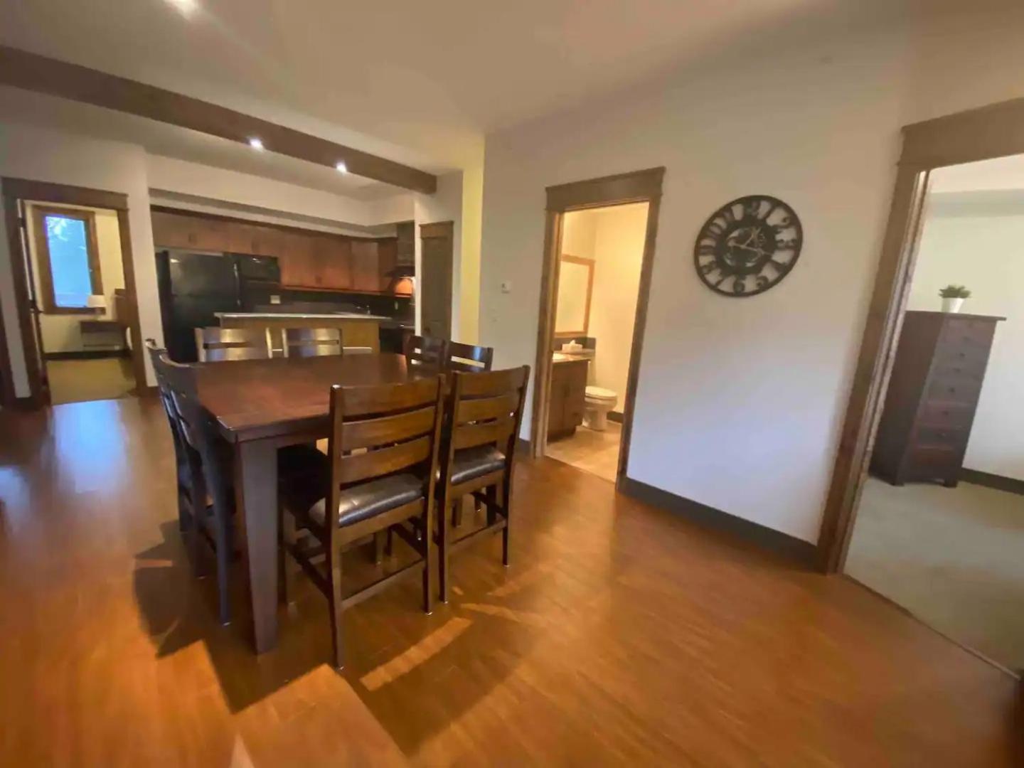Family Room with Balcony photo 2