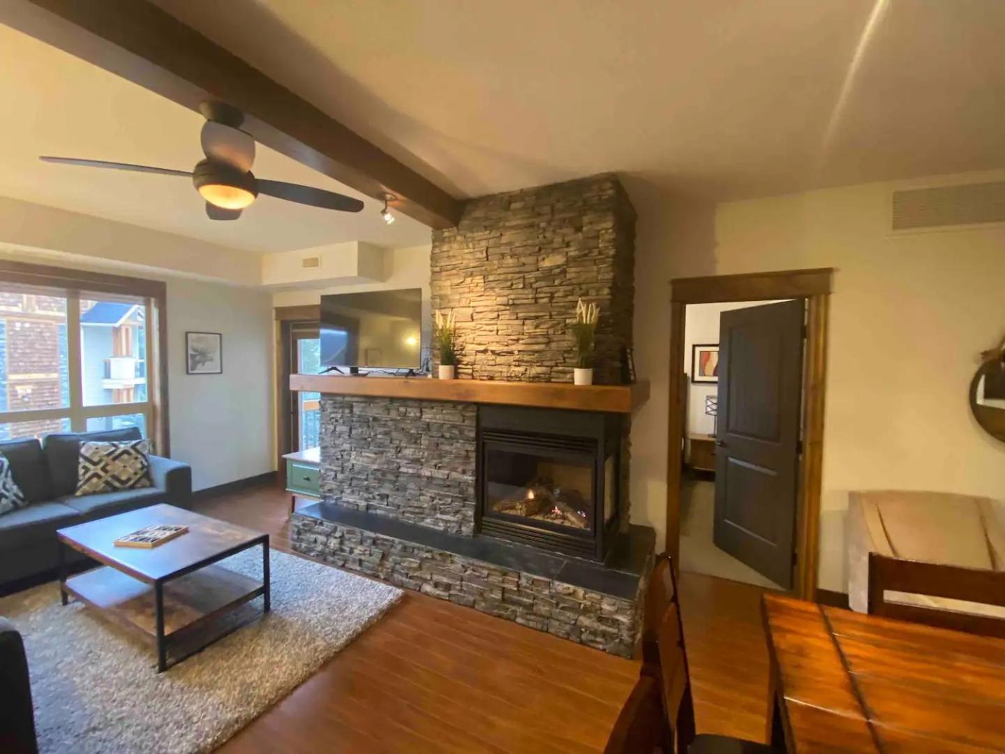 Family Room with Balcony photo 1
