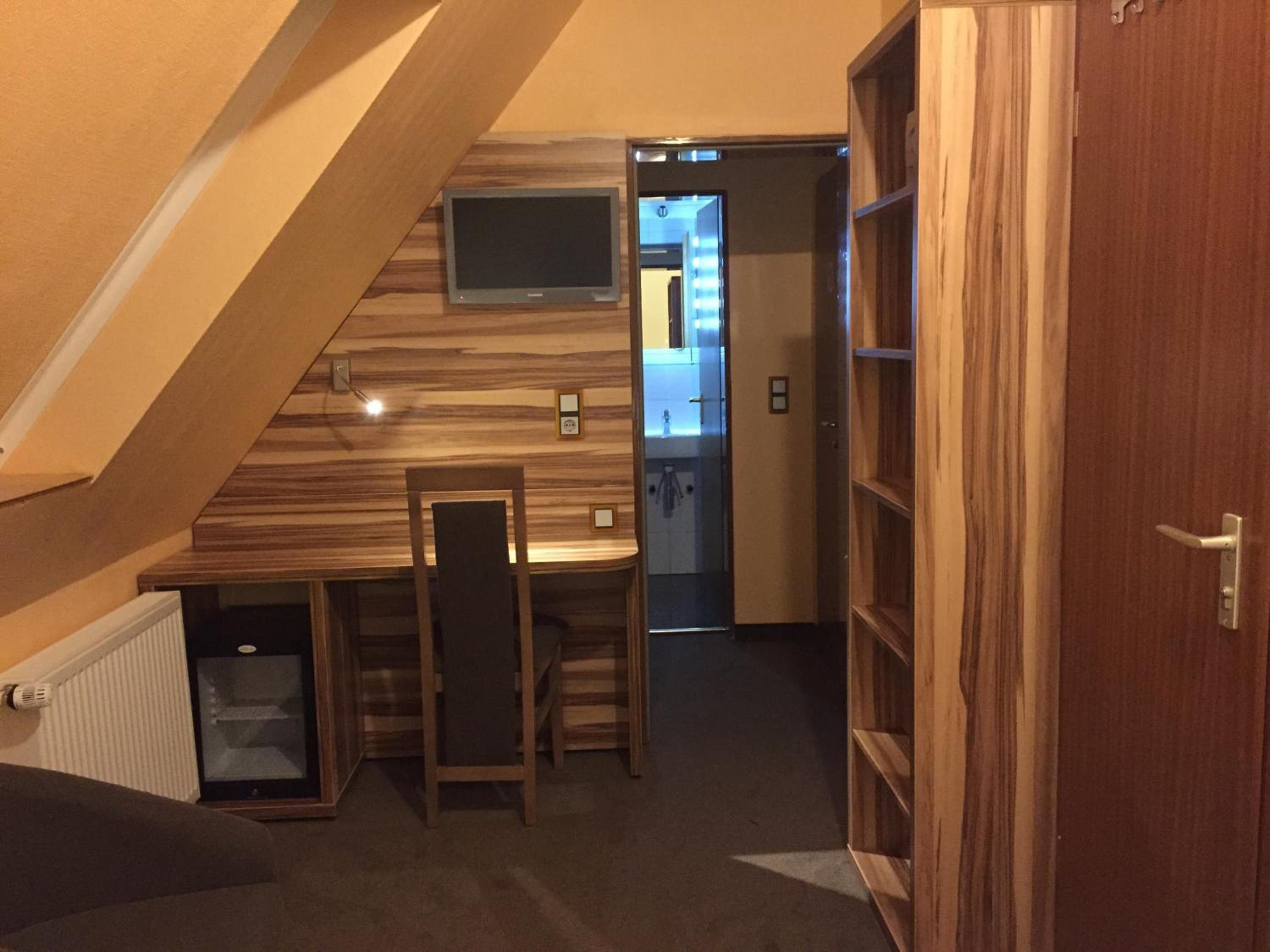 Family Room - Photo 6