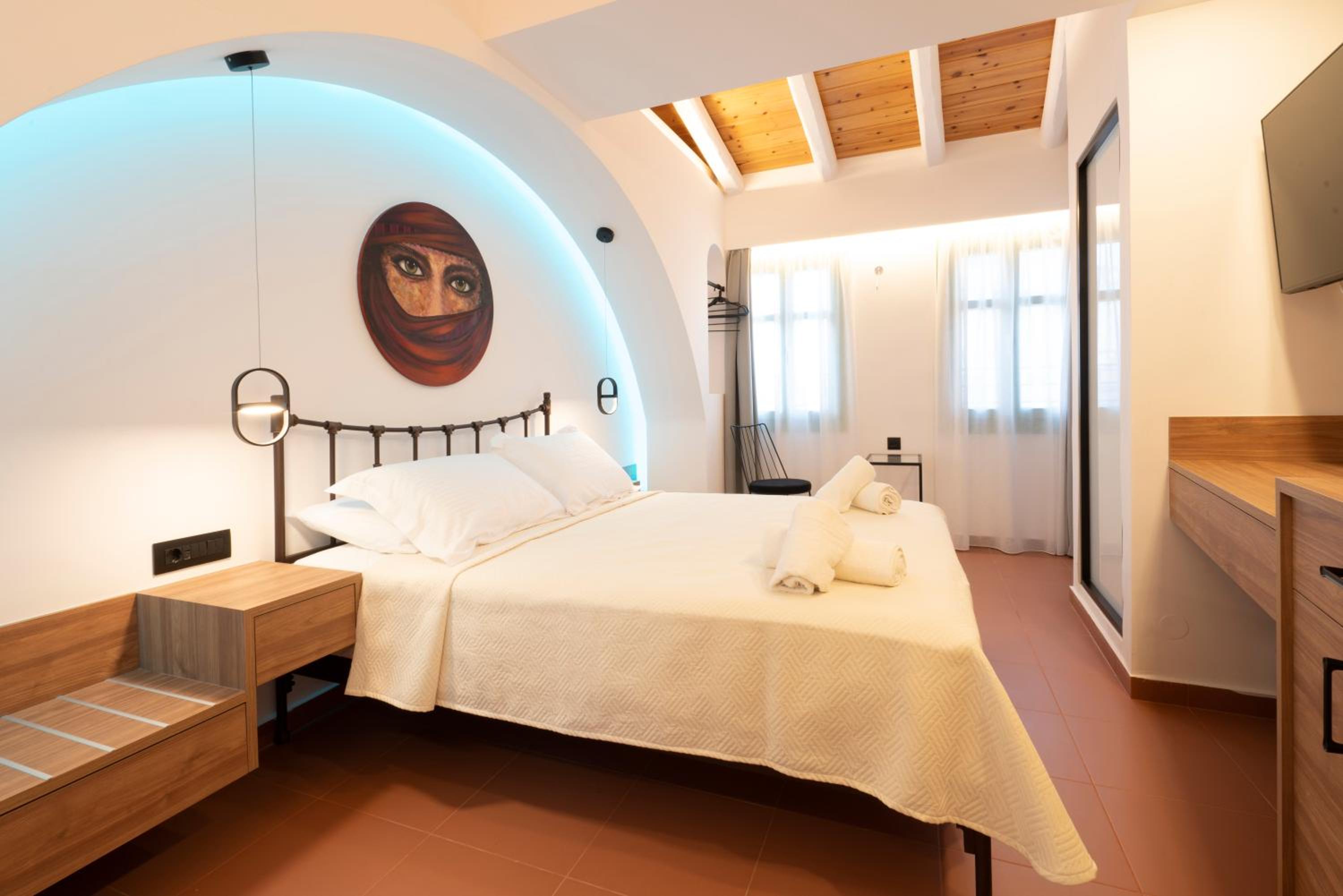 Deluxe Double Room with Shower - Photo 1