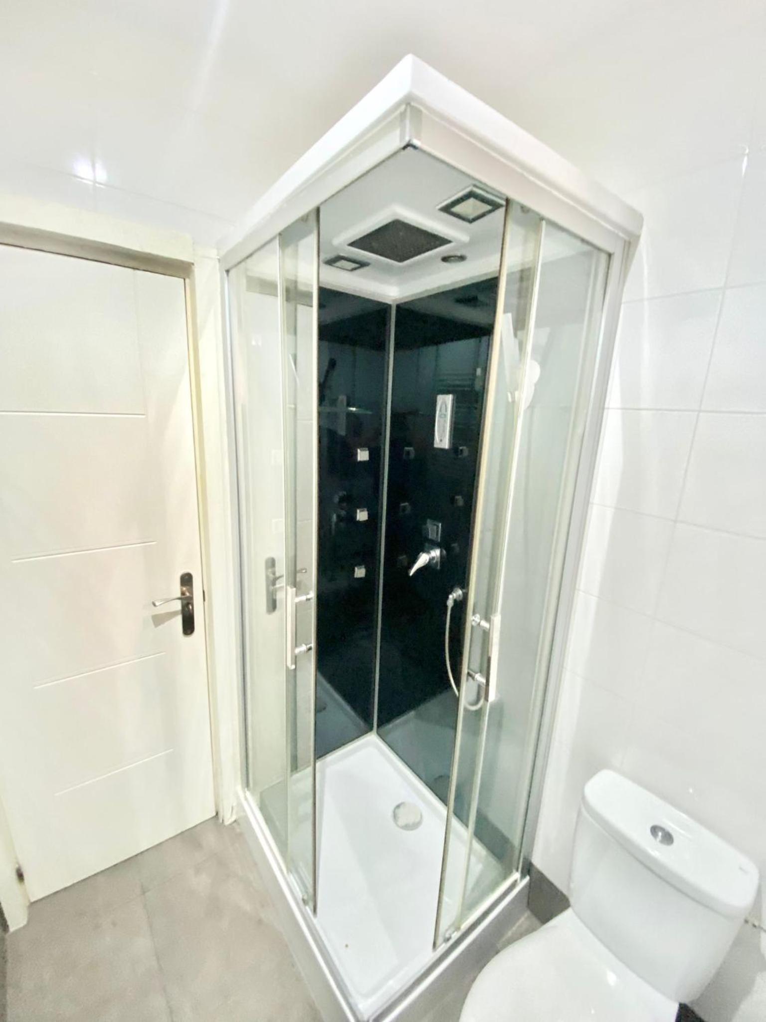 One-Bedroom Apartment - Photo 8