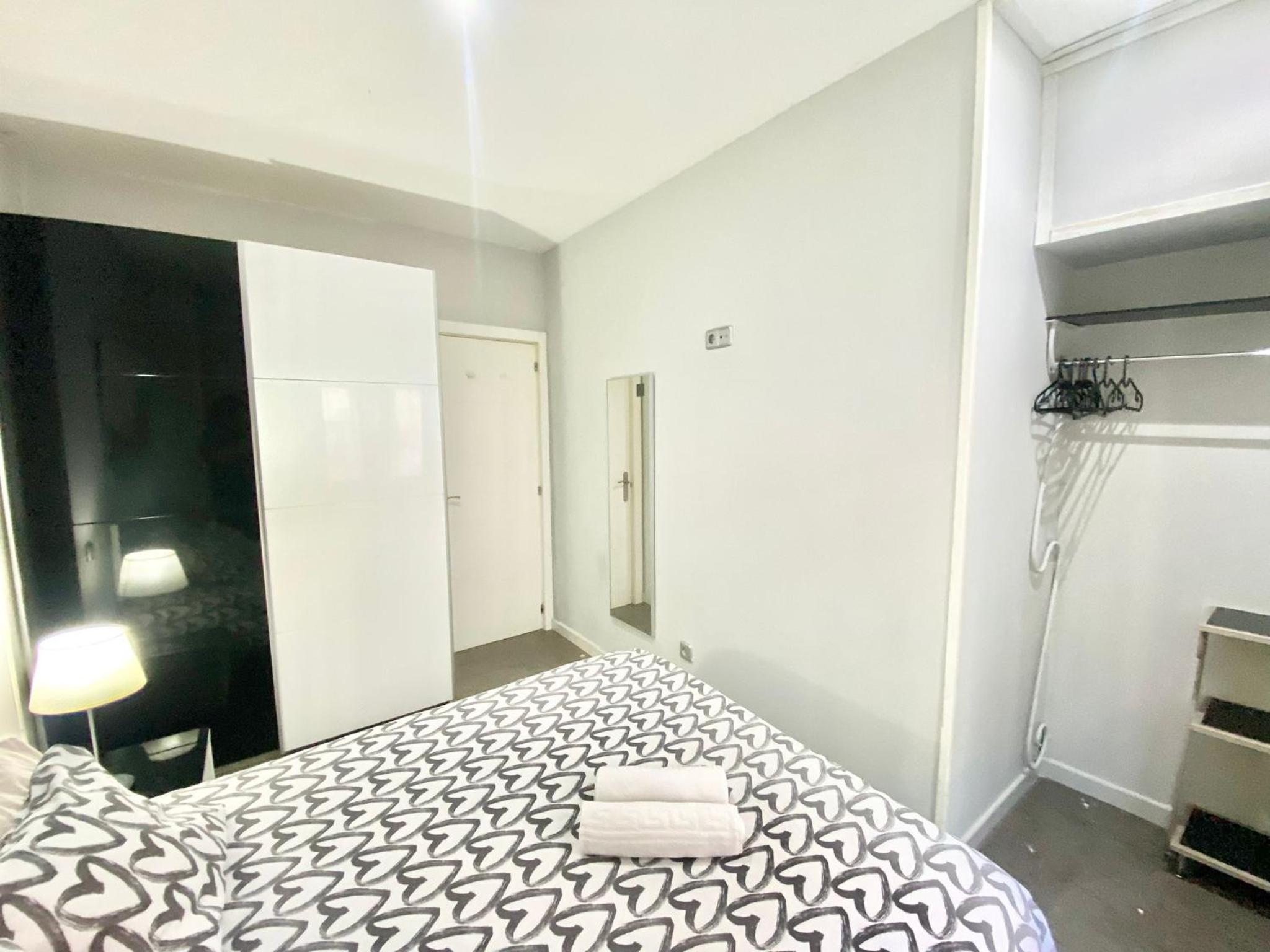 One-Bedroom Apartment - Photo 7