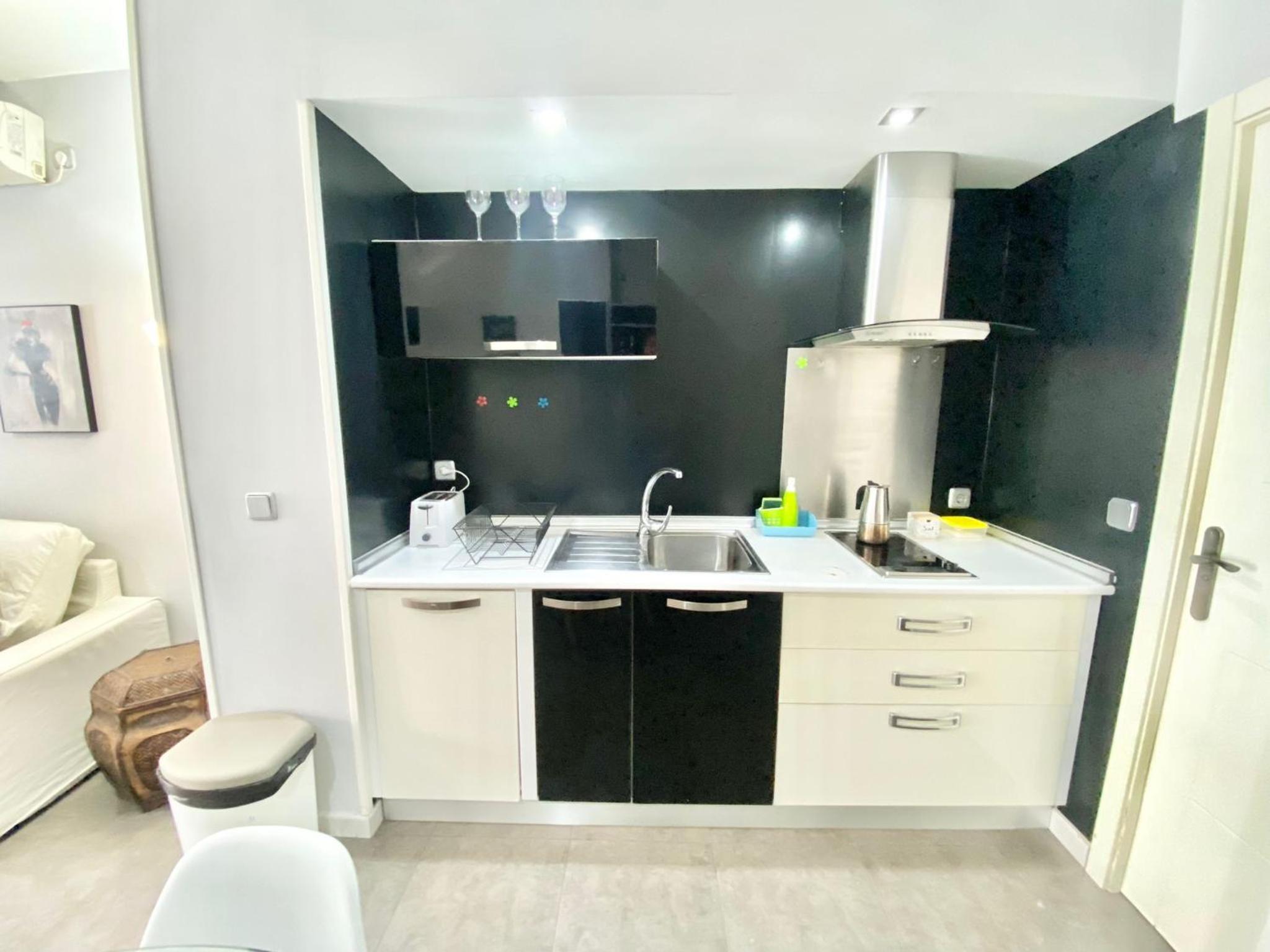 One-Bedroom Apartment - Photo 4