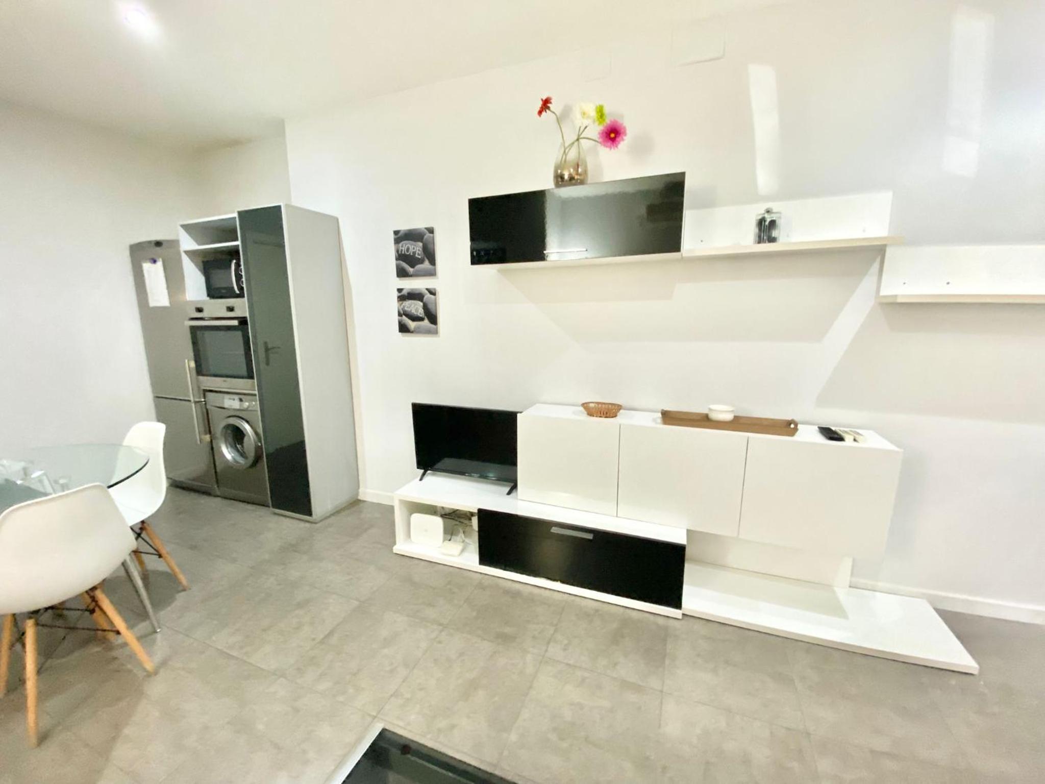 One-Bedroom Apartment - Photo 21