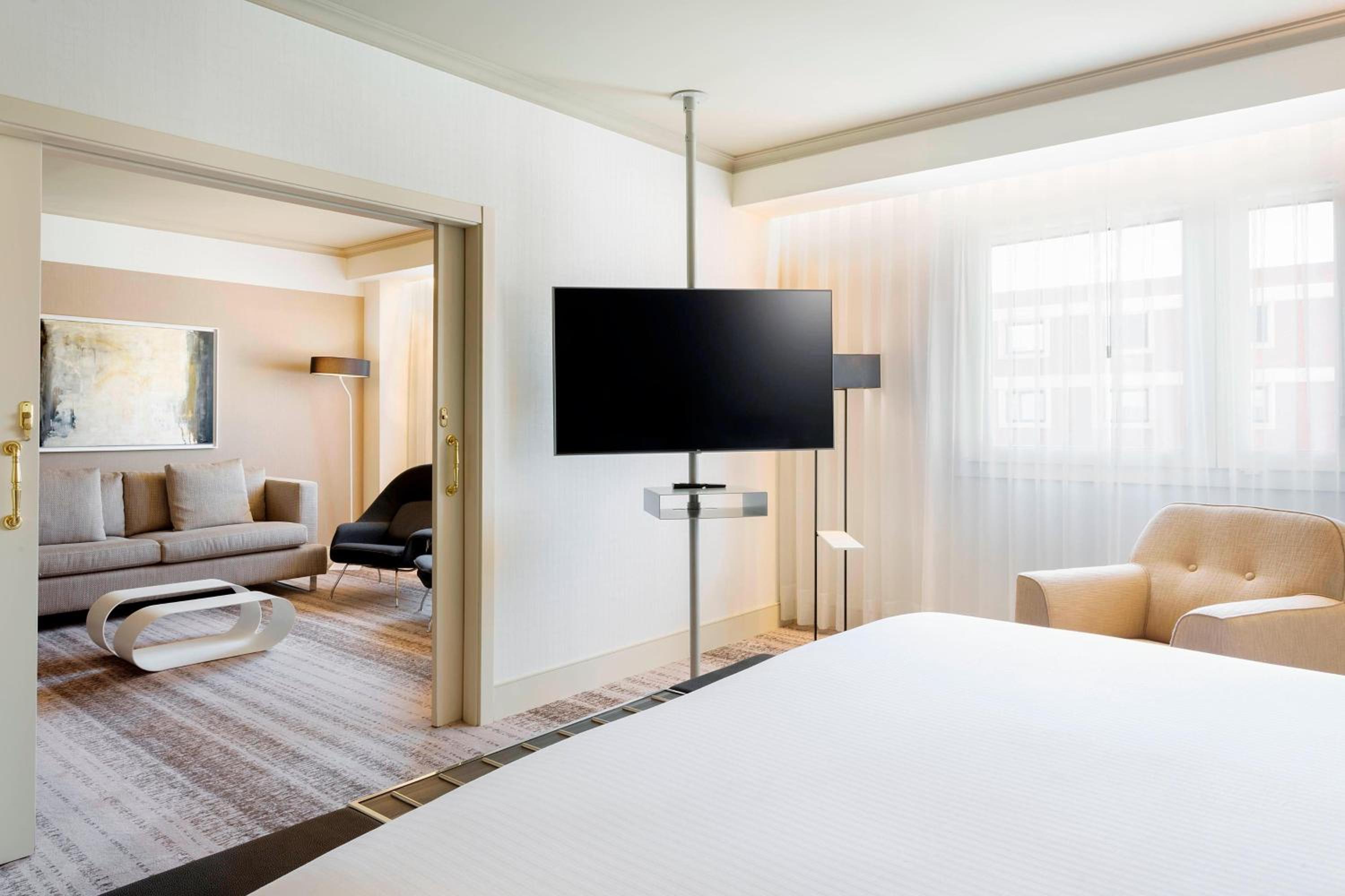 Executive King Suite with Lounge Access